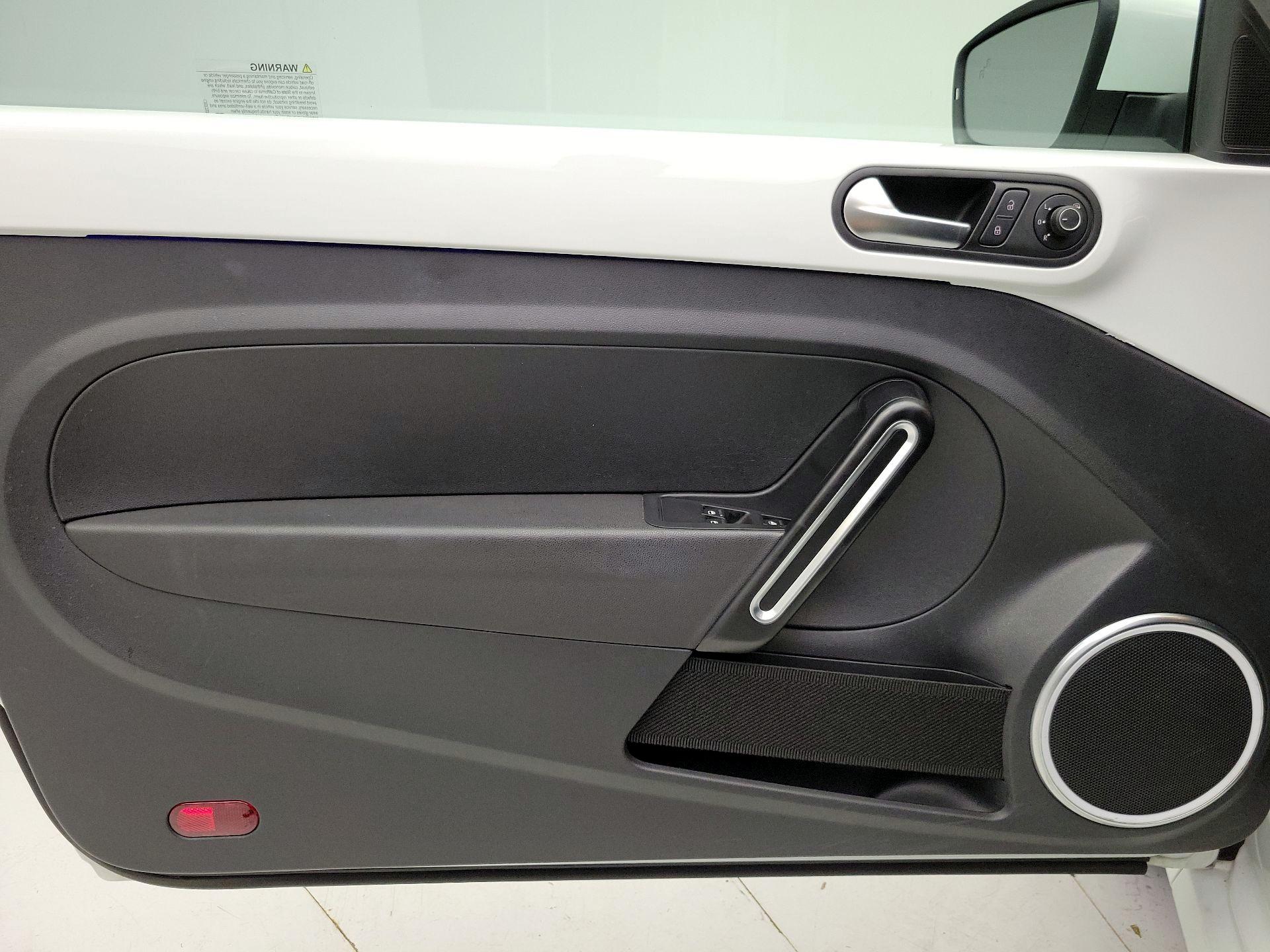 Thumbnail: 2019 Volkswagen Beetle - 12