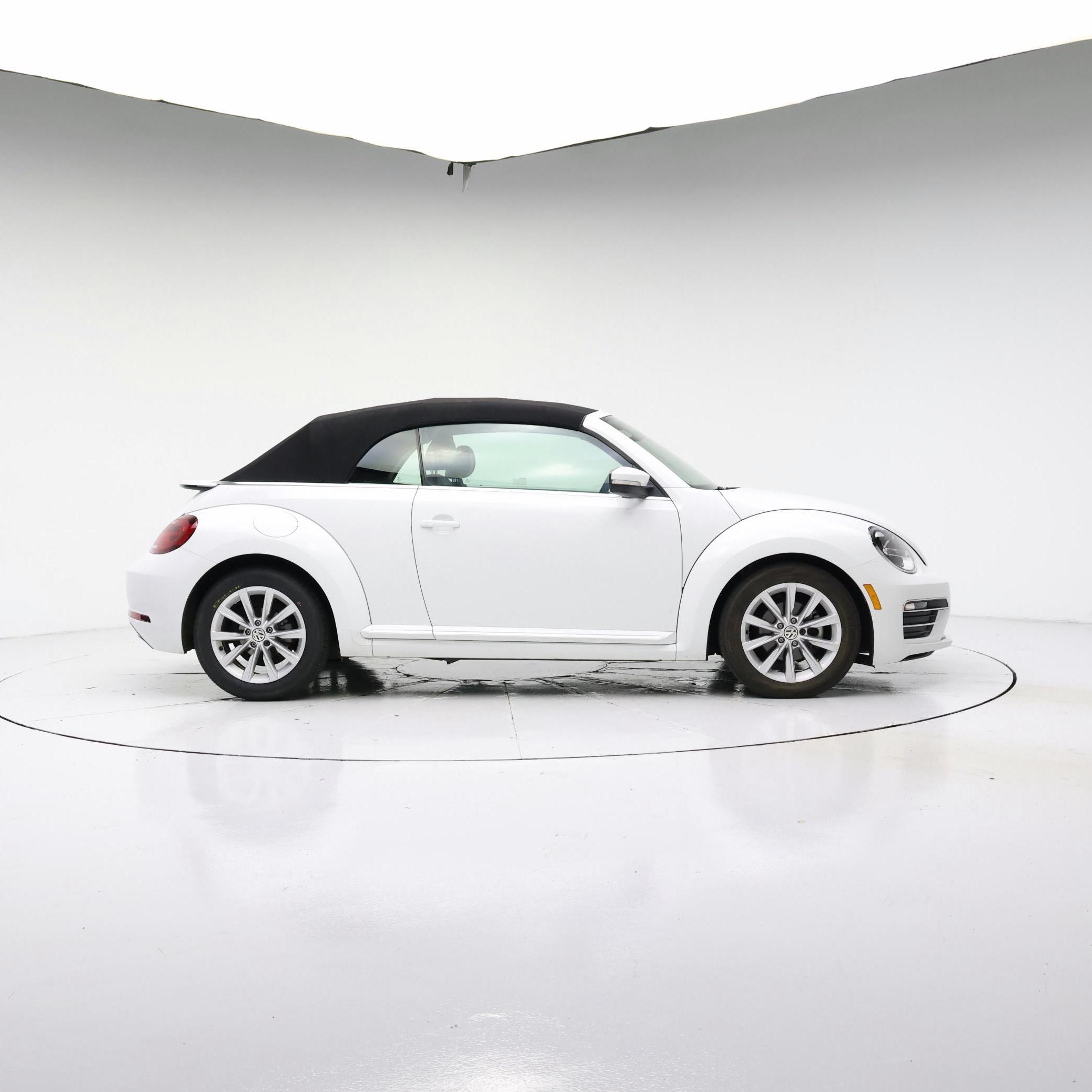 Thumbnail: 2019 Volkswagen Beetle - 7