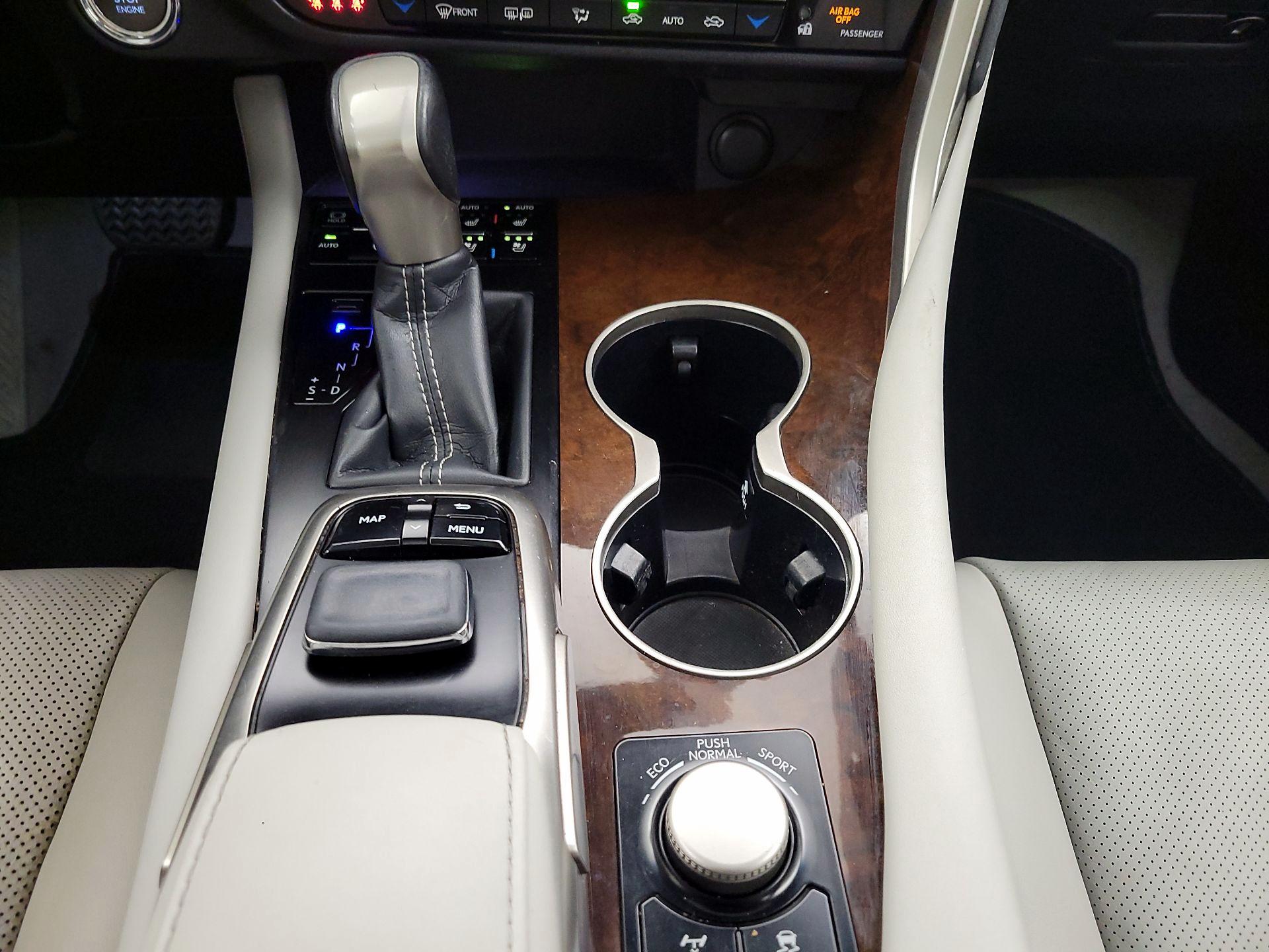 Thumbnail: 2019 Lexus RX - 18