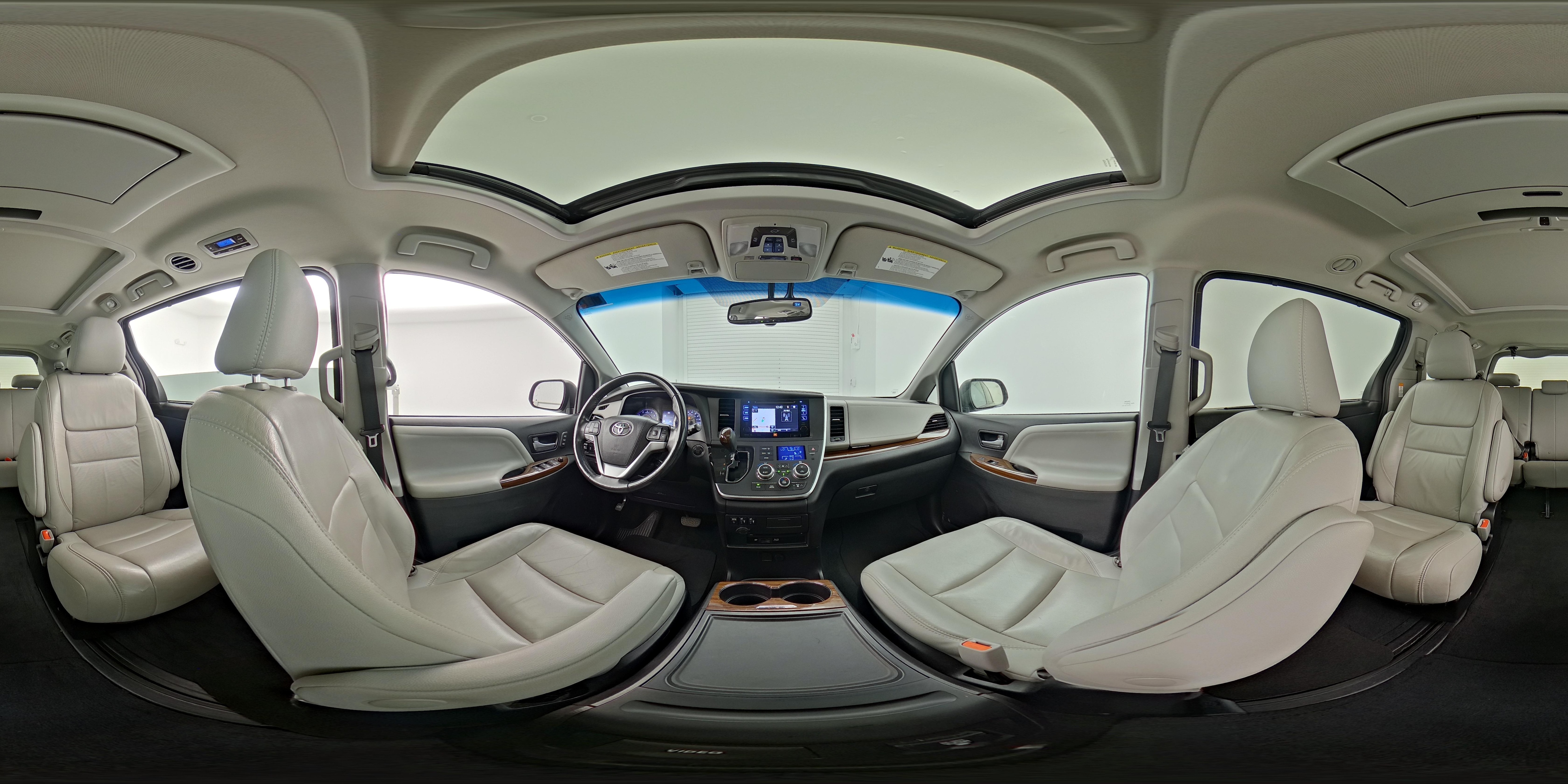 2017 Toyota Sienna Limited - Photo 29