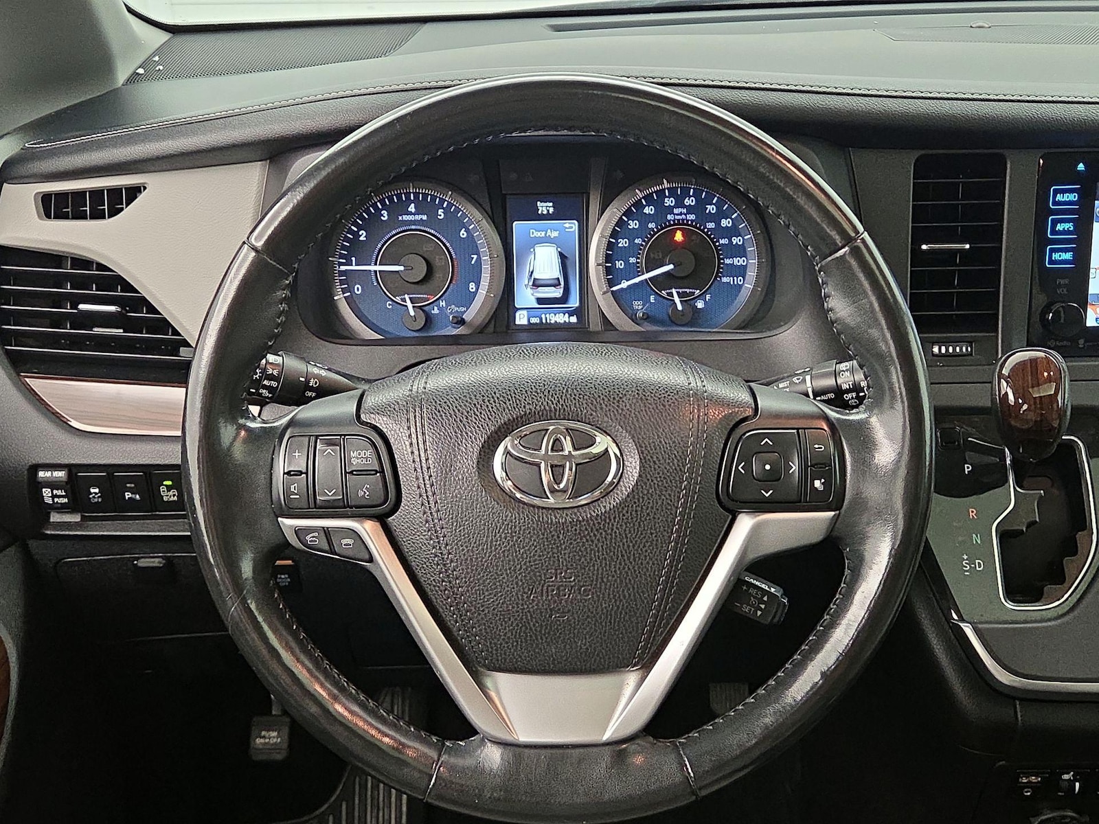 2017 Toyota Sienna Limited - Photo 11