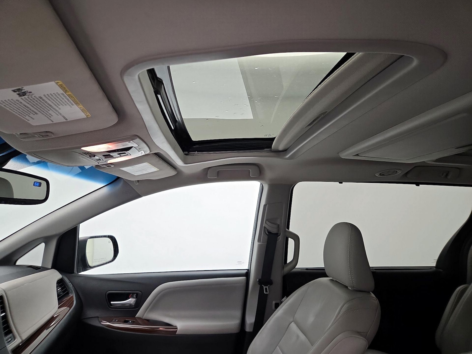 2017 Toyota Sienna Limited - Photo 21
