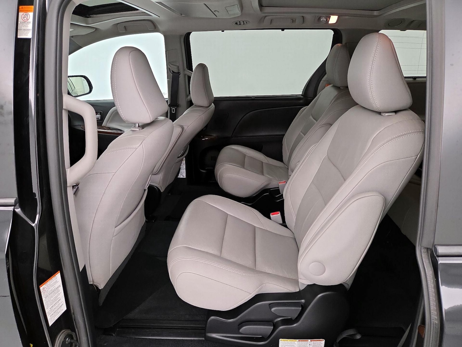 2017 Toyota Sienna Limited - Photo 22