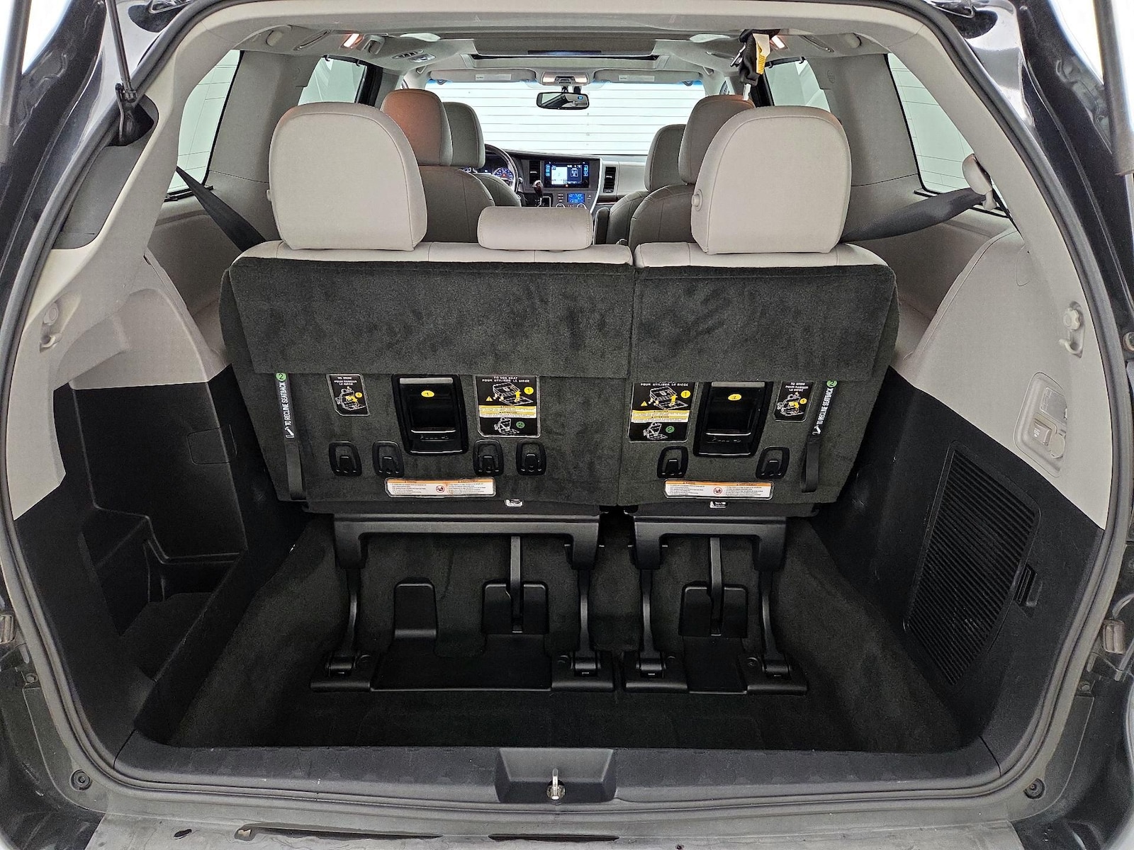2017 Toyota Sienna Limited - Photo 24