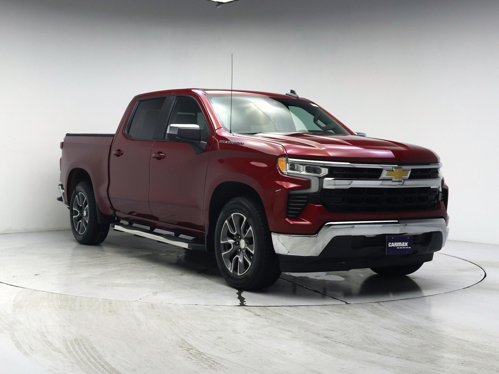 2022 Chevrolet Silverado 1500 LT - Photo 2