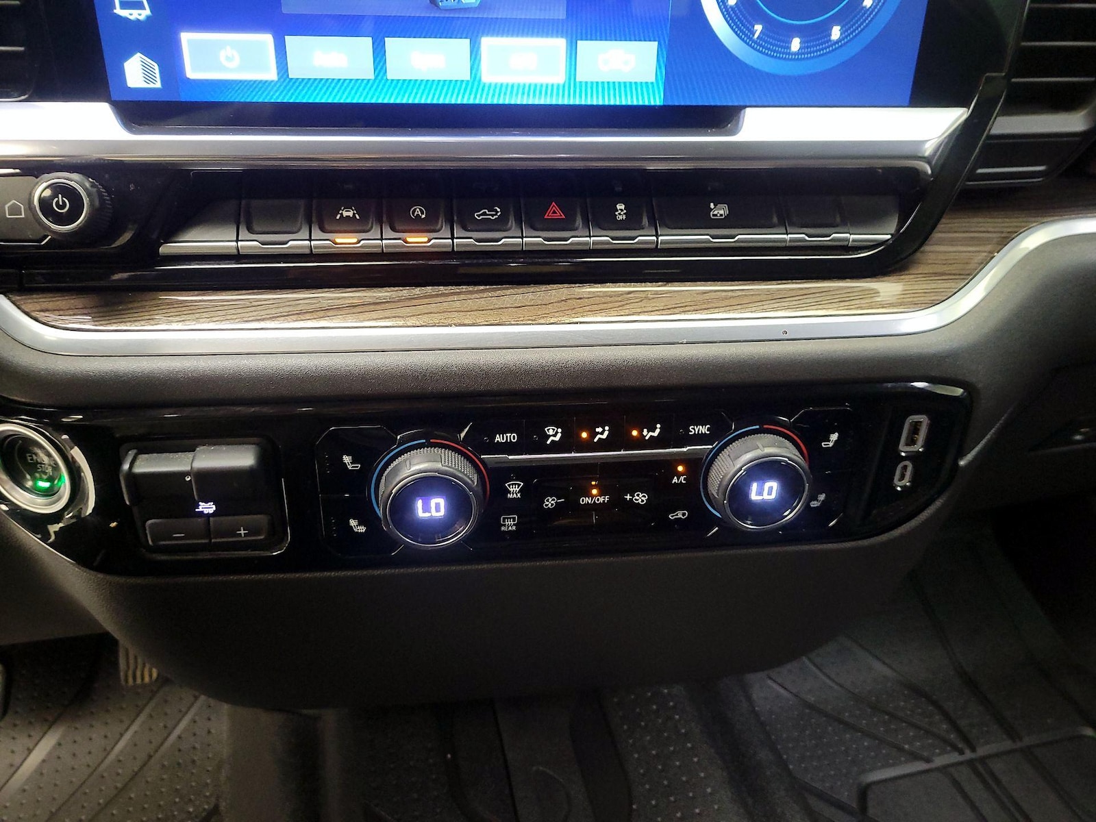 2022 Chevrolet Silverado 1500 LT - Photo 17