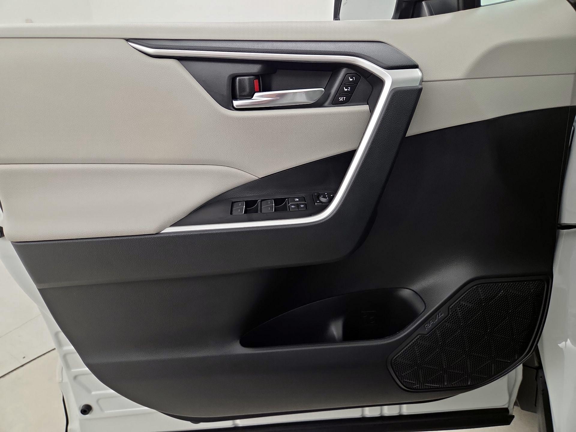 Thumbnail: 2024 Toyota RAV4 - 12