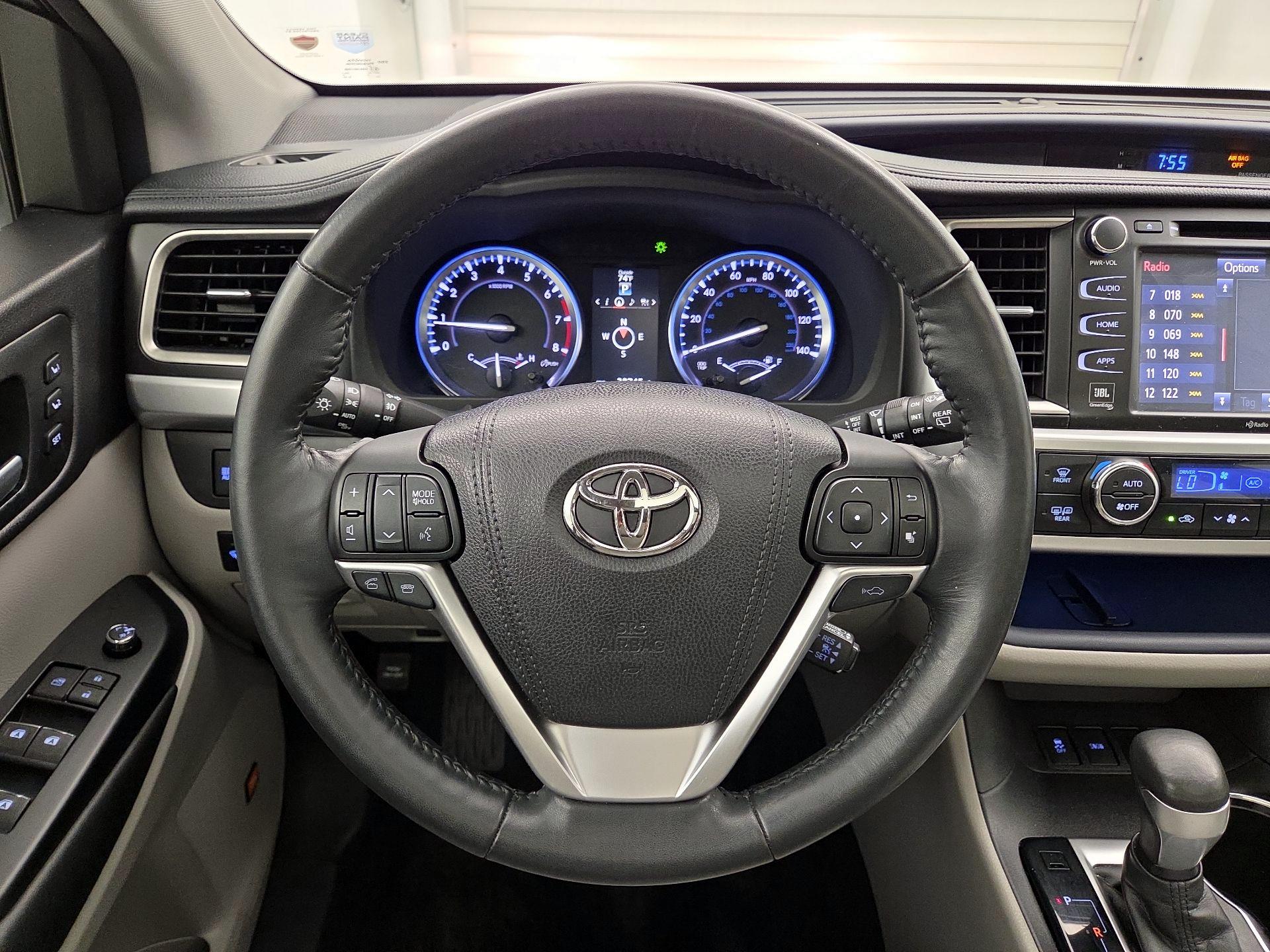 Thumbnail: 2015 Toyota Highlander - 10