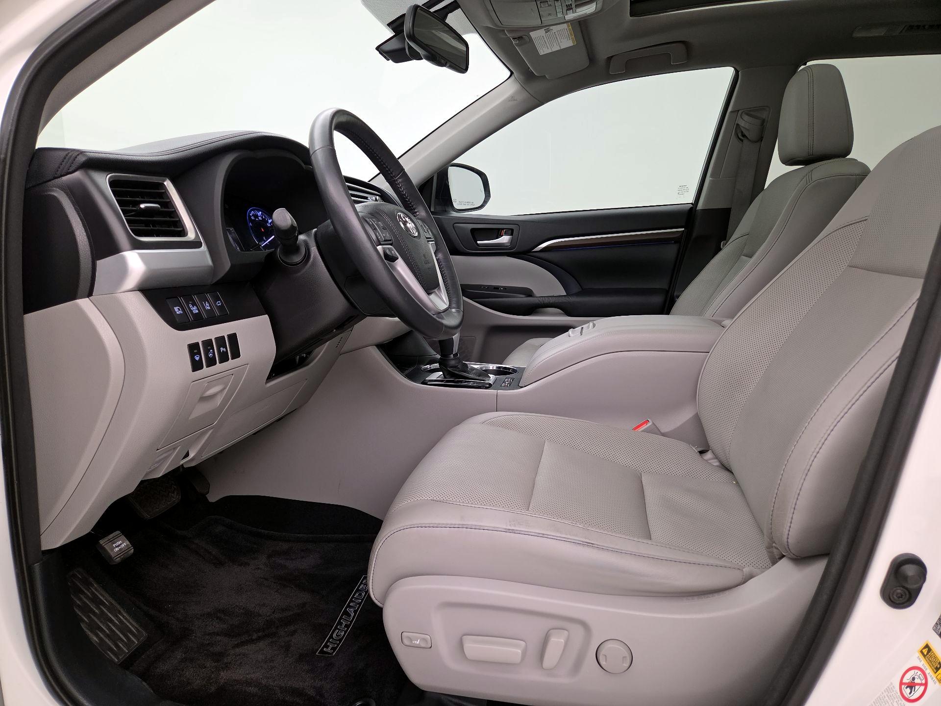 Thumbnail: 2015 Toyota Highlander - 11