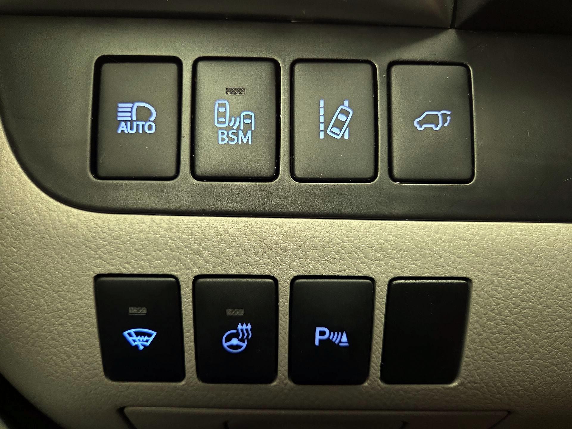 Thumbnail: 2015 Toyota Highlander - 13