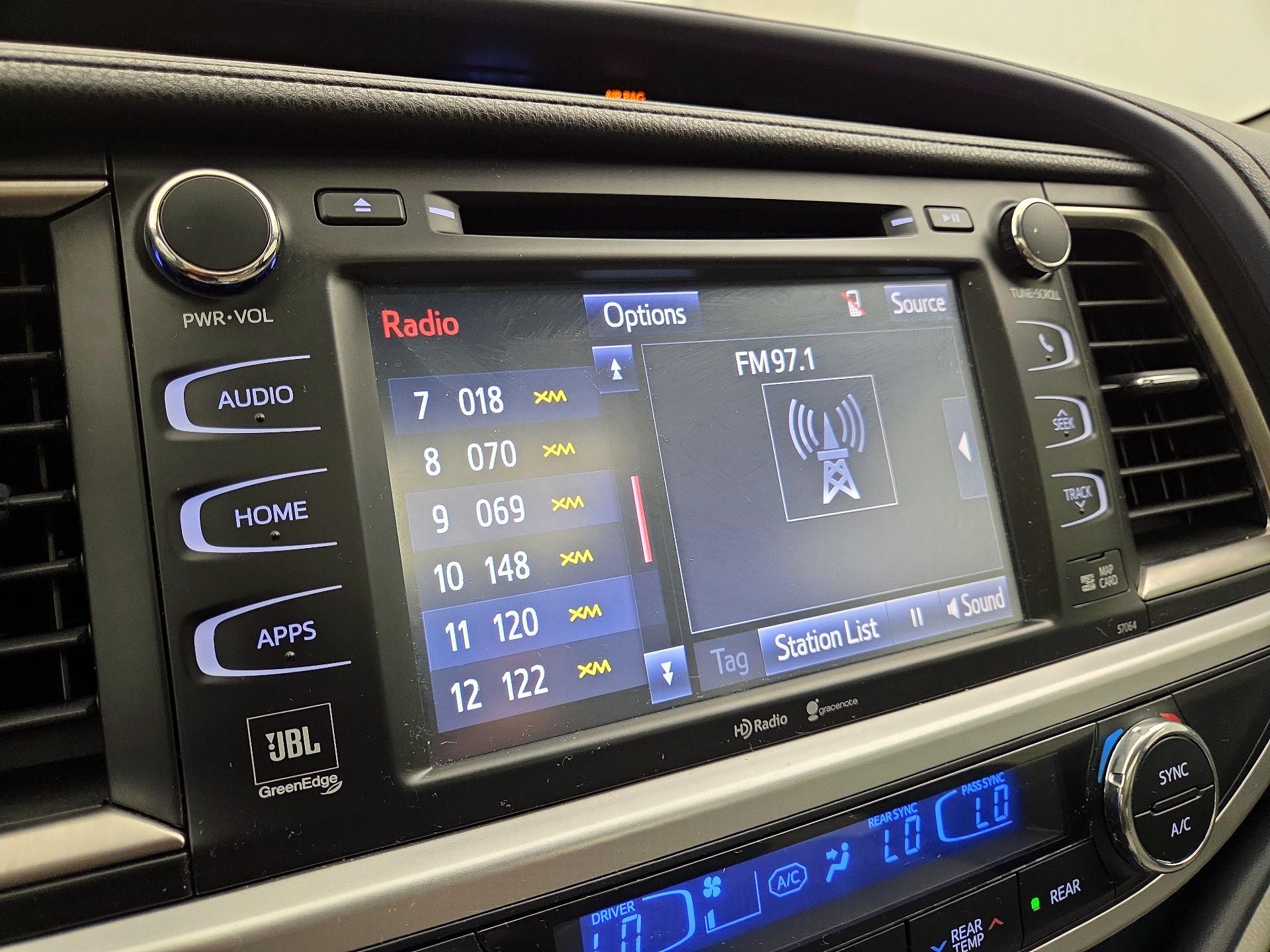 Thumbnail: 2015 Toyota Highlander - 15