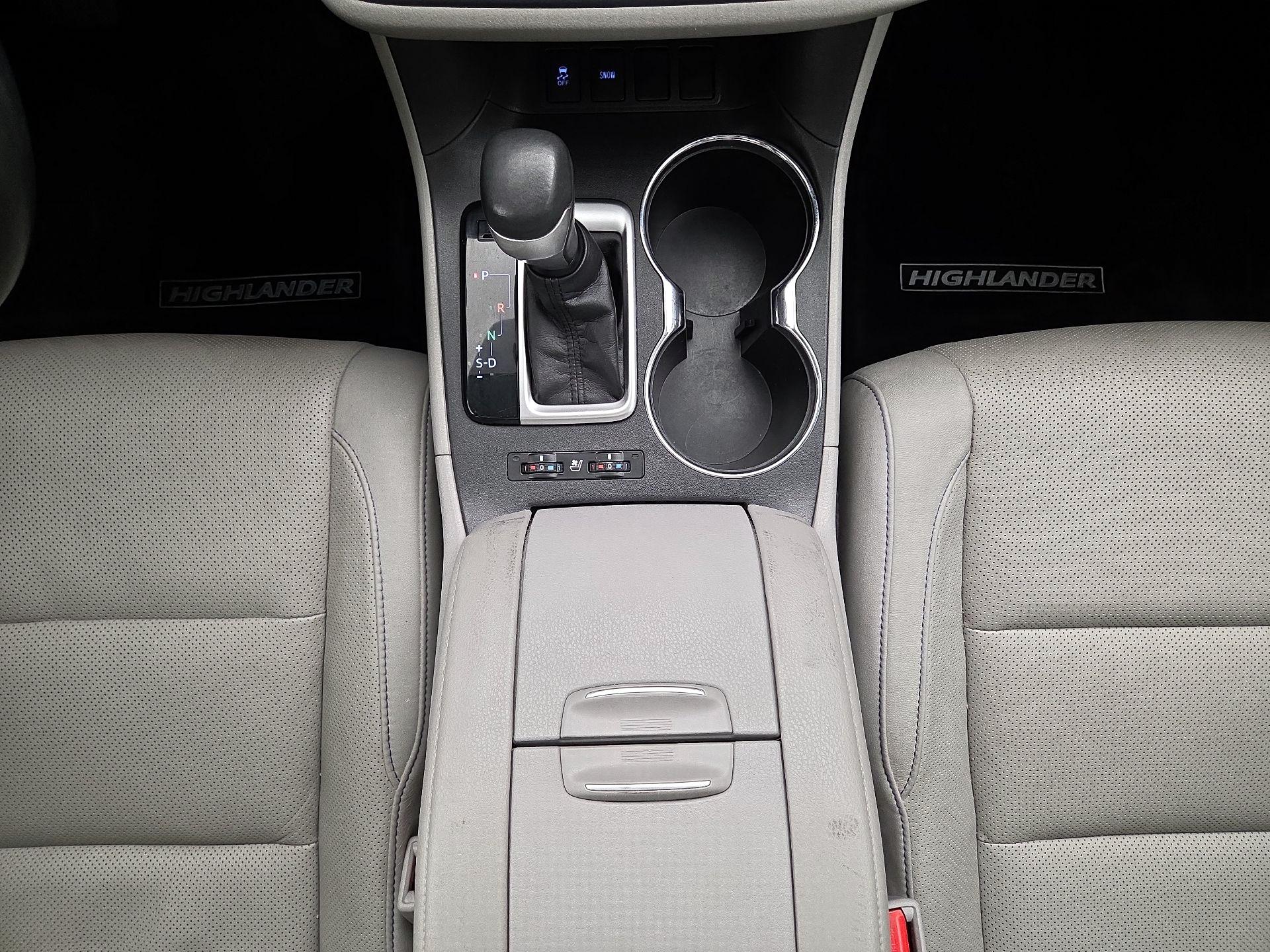 Thumbnail: 2015 Toyota Highlander - 17