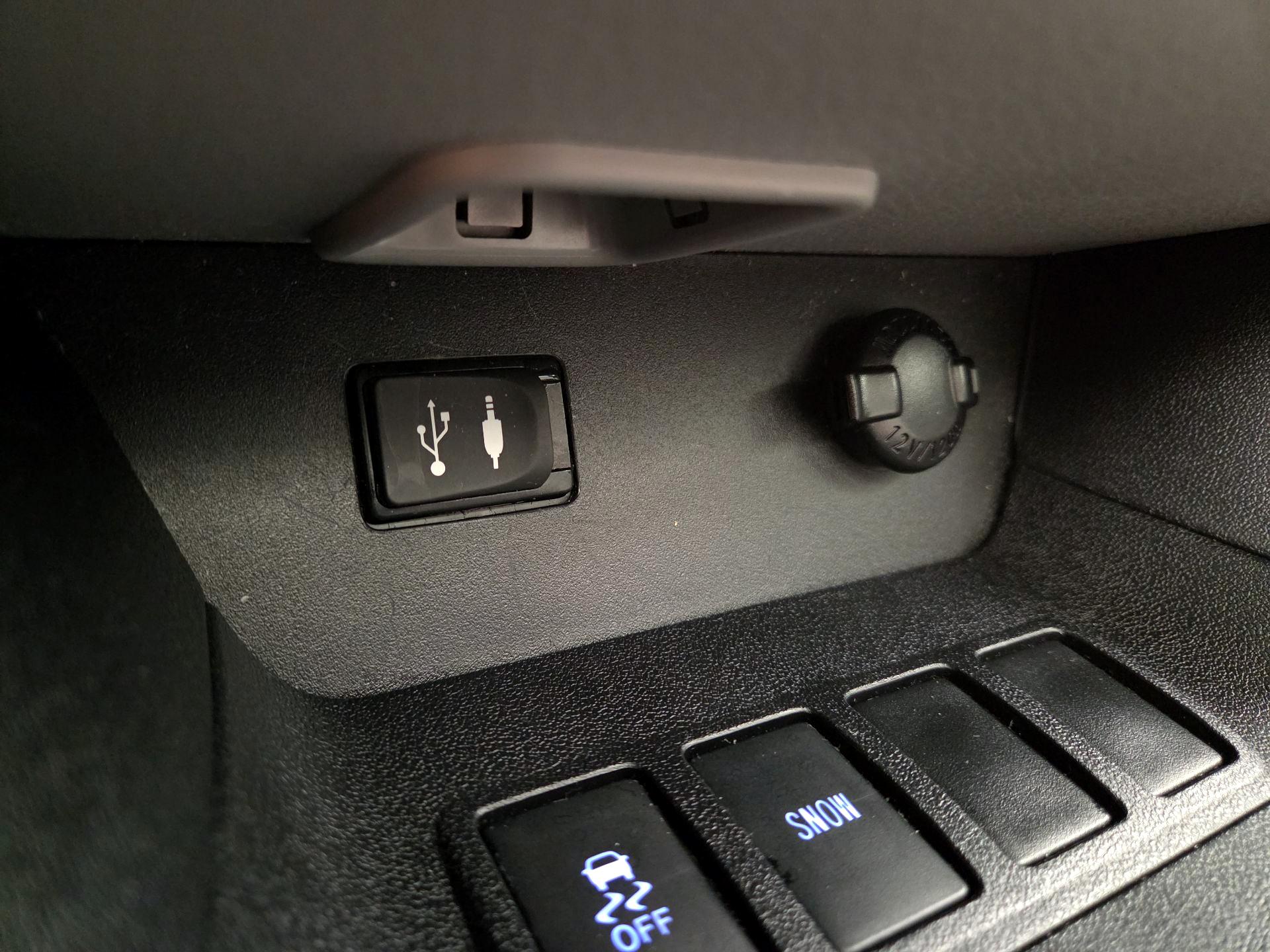 Thumbnail: 2015 Toyota Highlander - 18