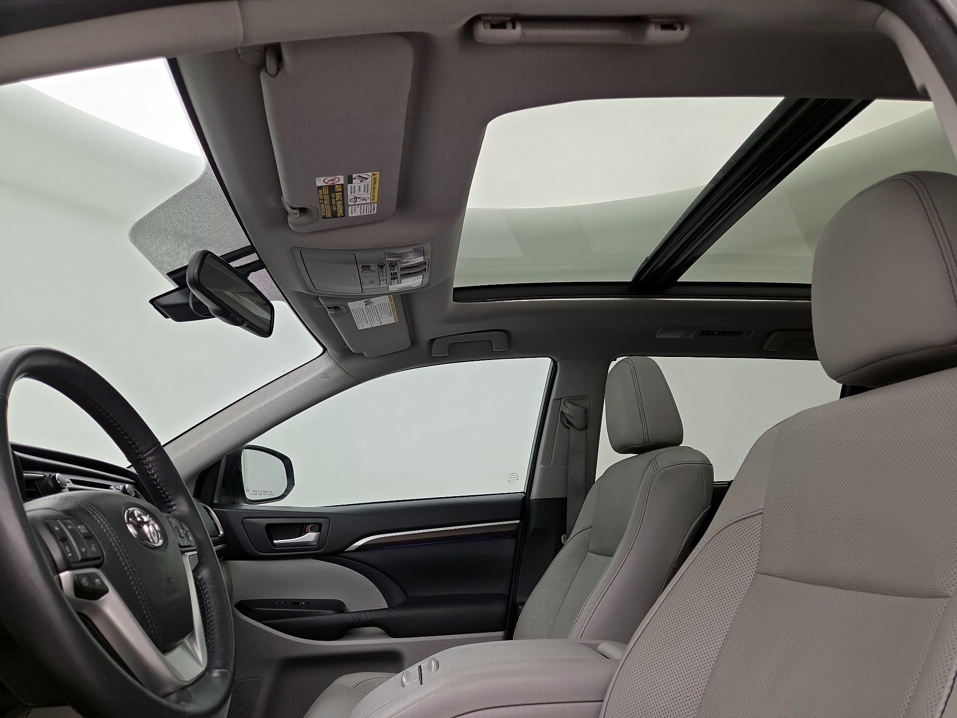 Thumbnail: 2015 Toyota Highlander - 19