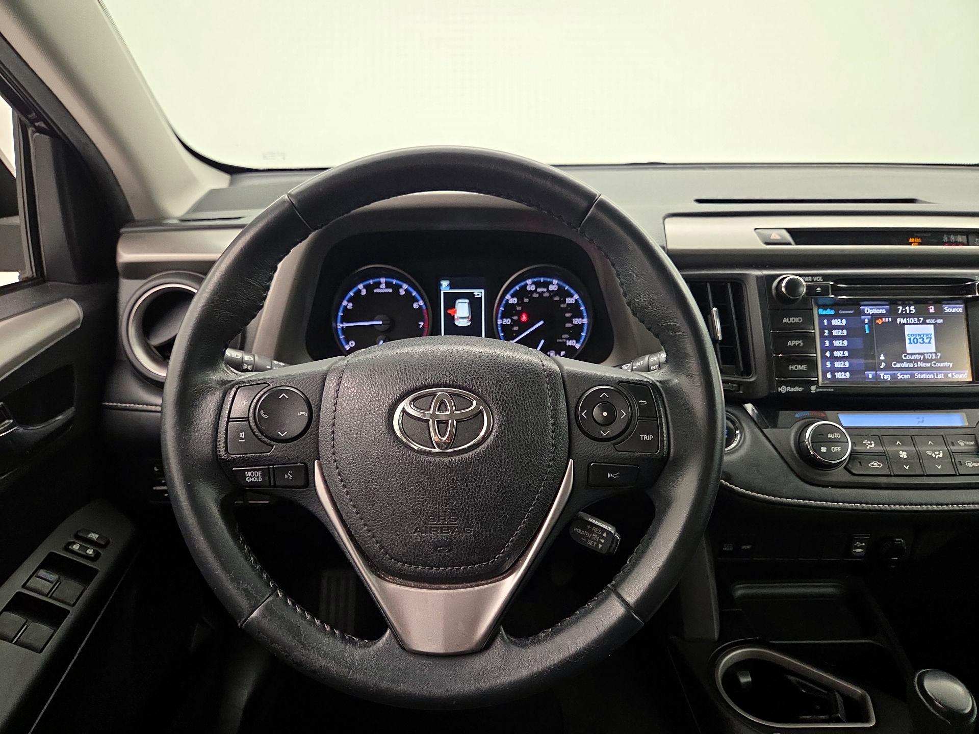 Thumbnail: 2018 Toyota RAV4 - 10