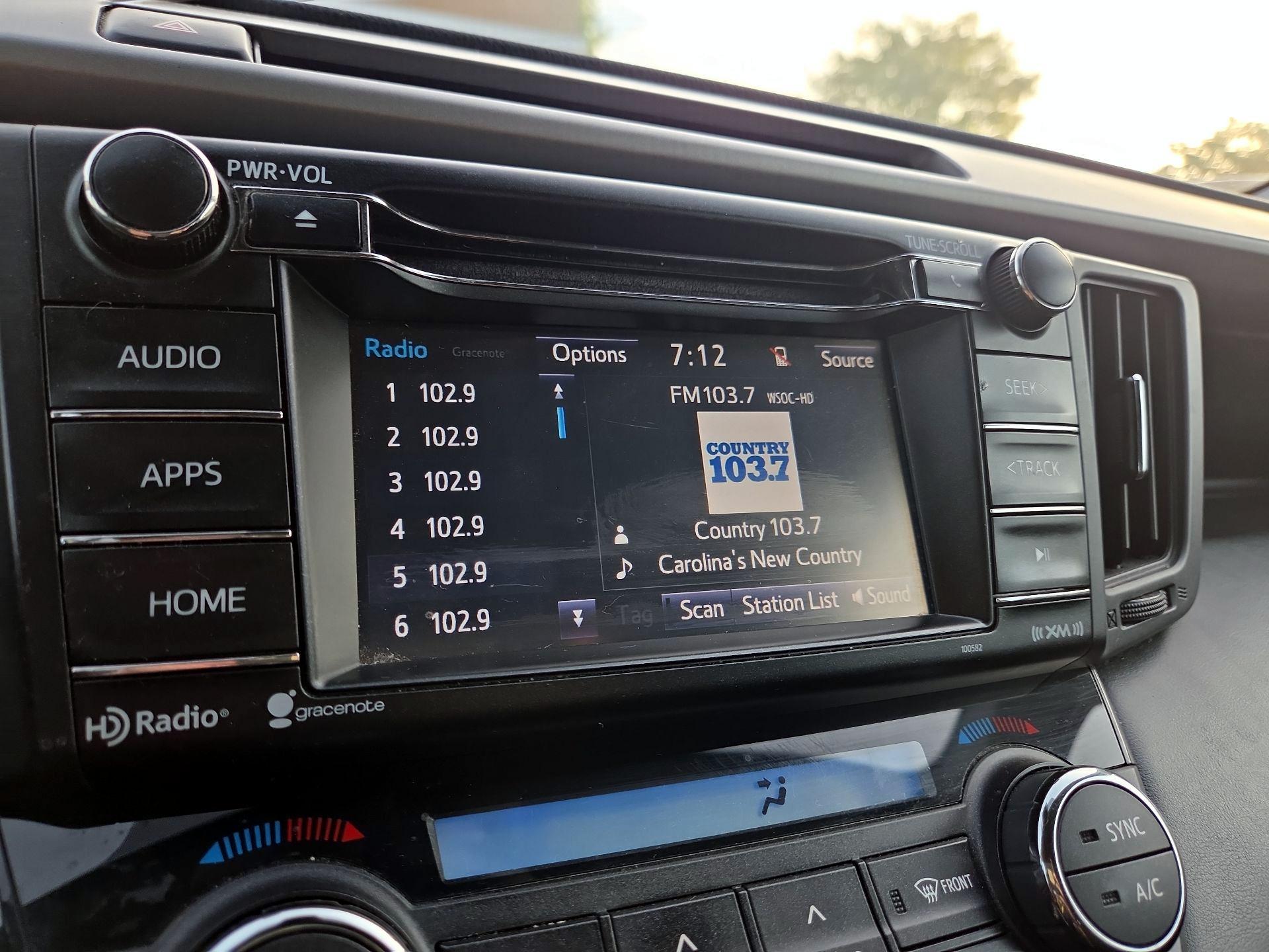 Thumbnail: 2018 Toyota RAV4 - 15