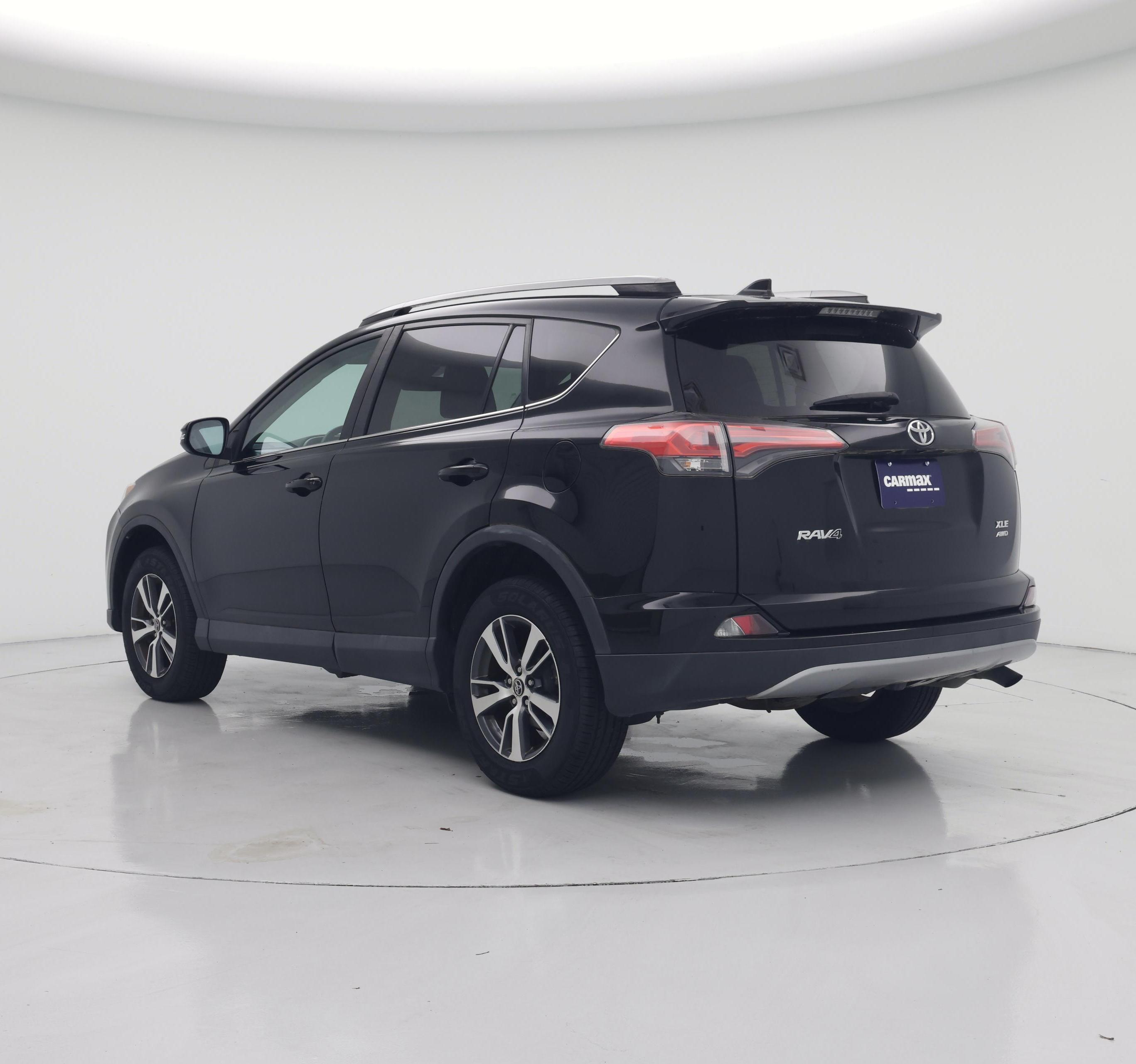 Thumbnail: 2018 Toyota RAV4 - 2
