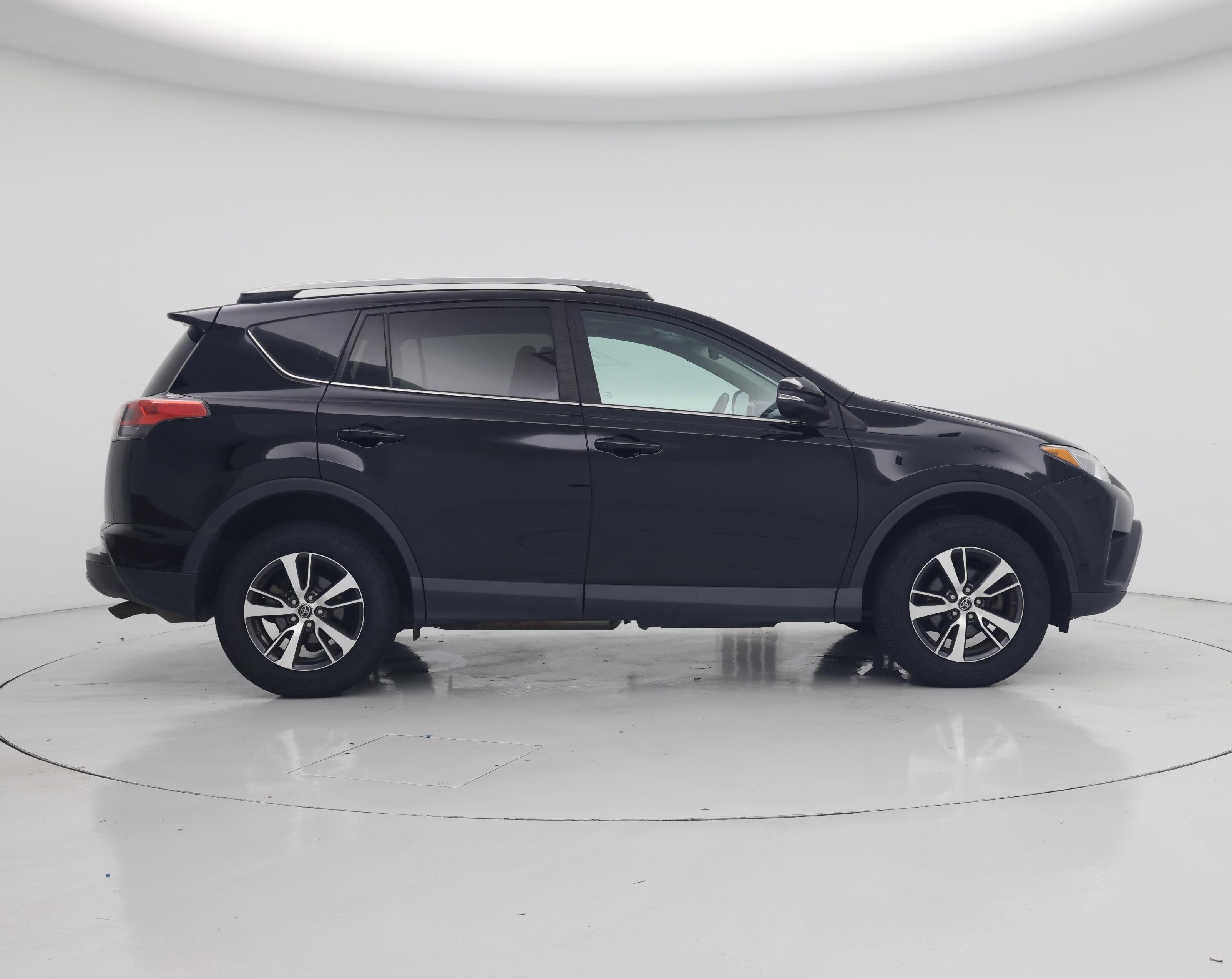 Thumbnail: 2018 Toyota RAV4 - 7