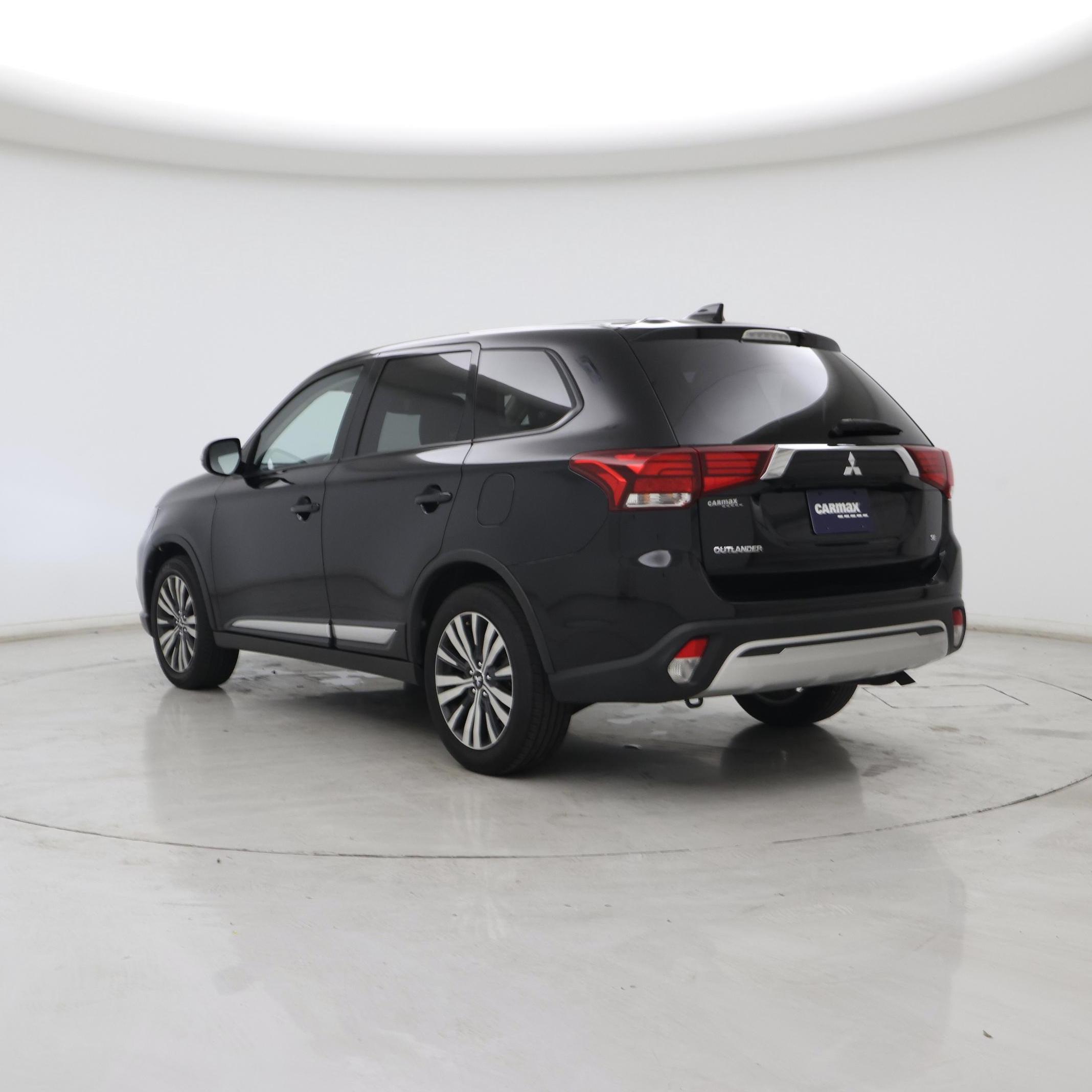 Thumbnail: 2020 Mitsubishi Outlander - 2