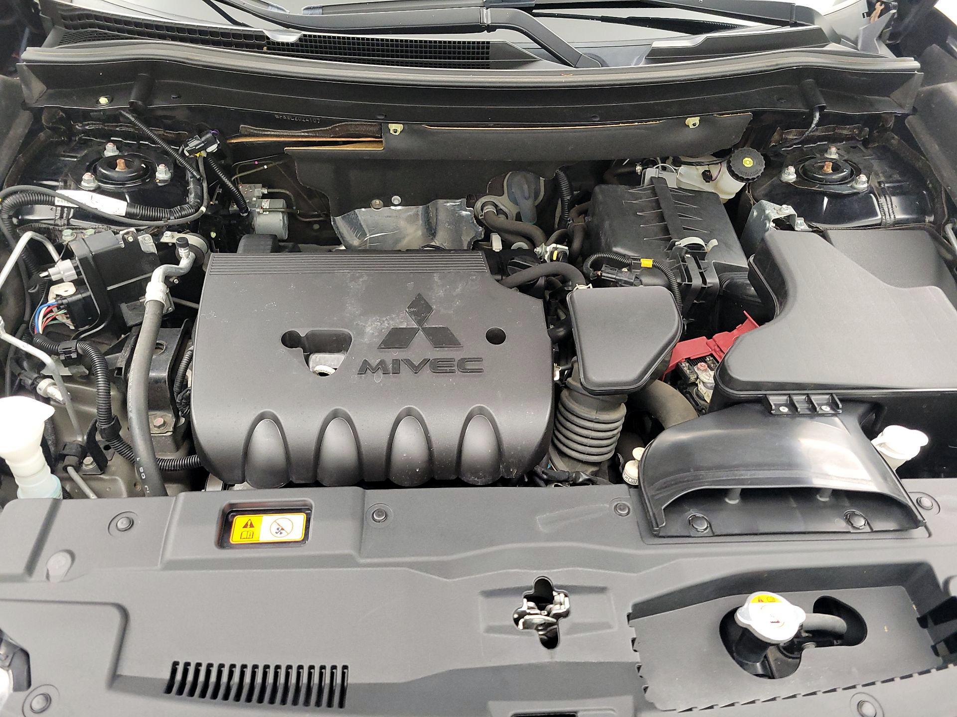 Thumbnail: 2020 Mitsubishi Outlander - 20