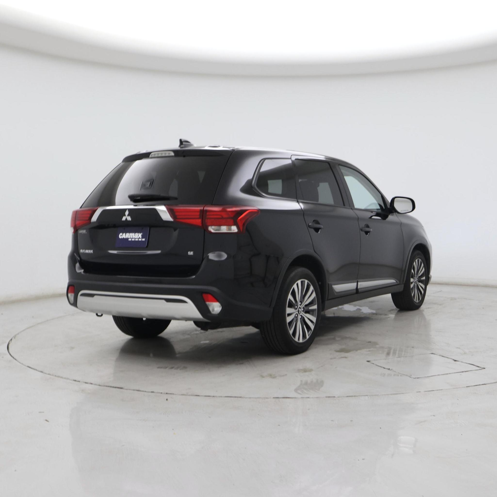 Thumbnail: 2020 Mitsubishi Outlander - 8