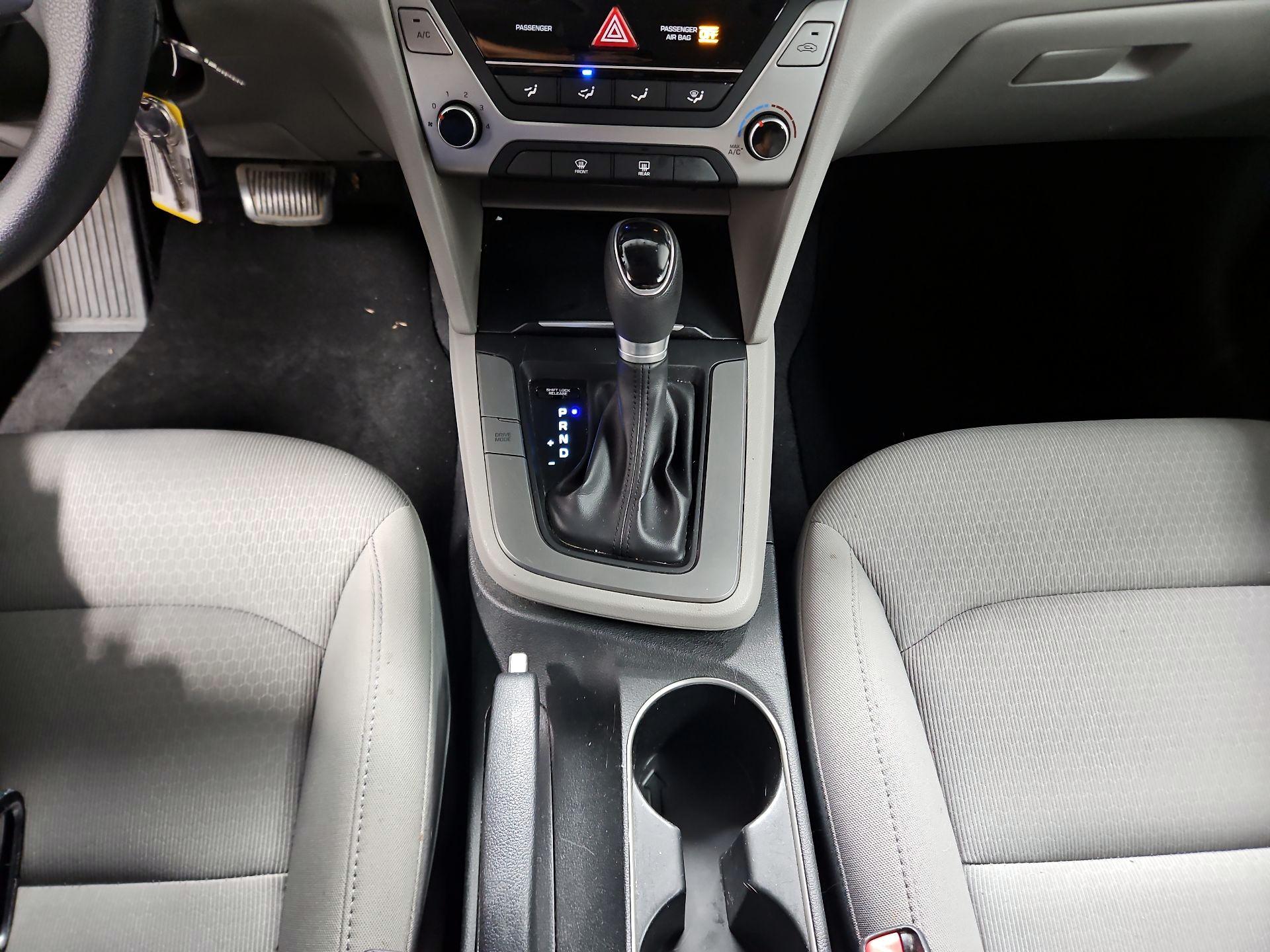 Thumbnail: 2018 Hyundai Elantra - 17