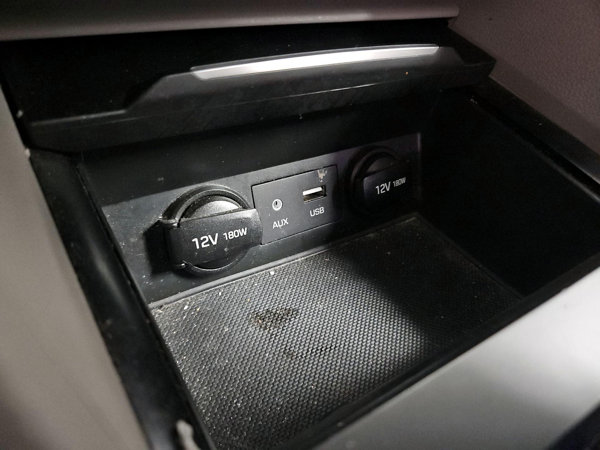 Thumbnail: 2018 Hyundai Elantra - 18