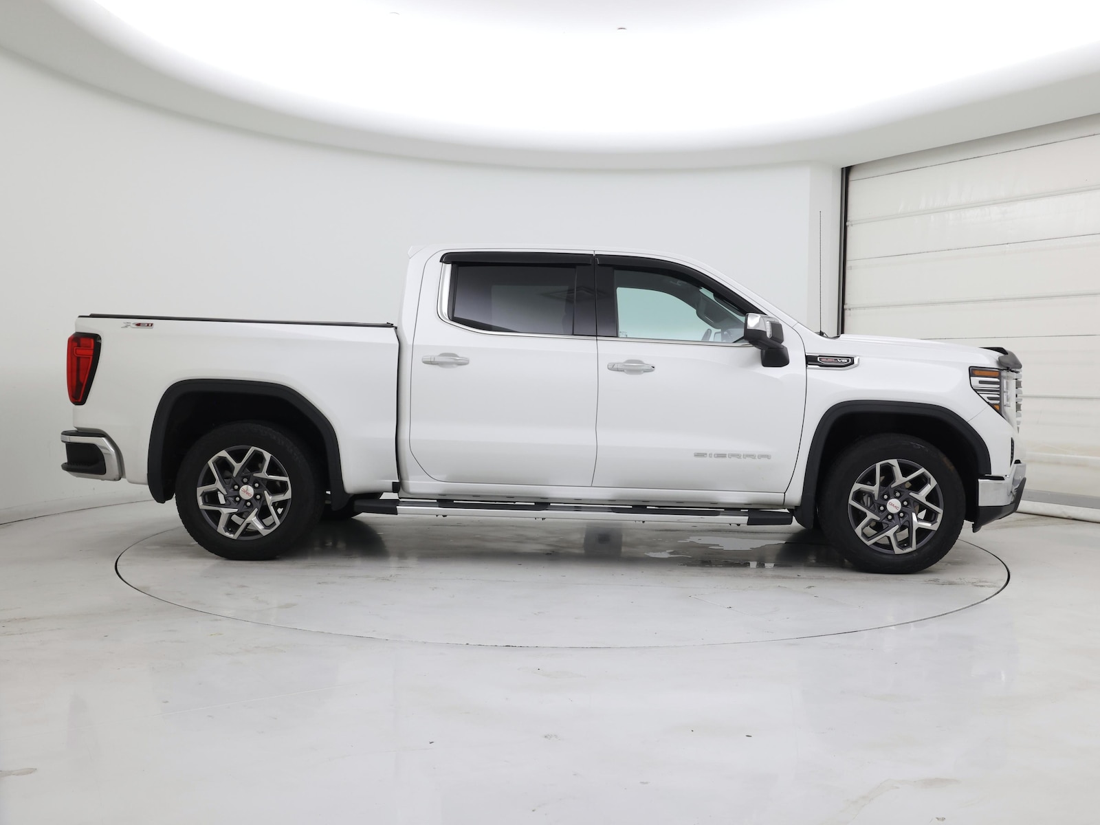 2022 GMC Sierra 1500 SLT - Photo 8