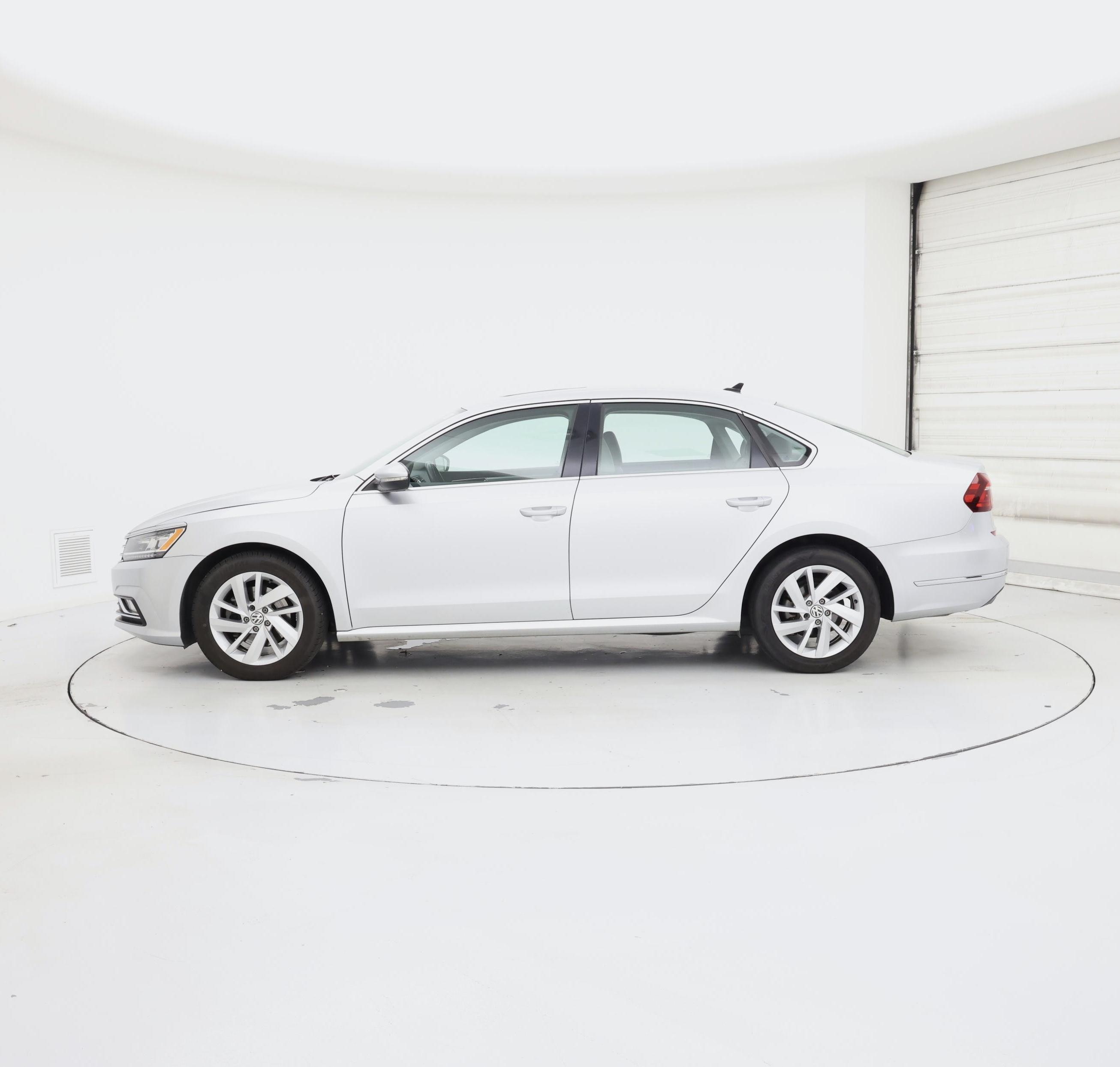 Thumbnail: 2018 Volkswagen Passat - 3