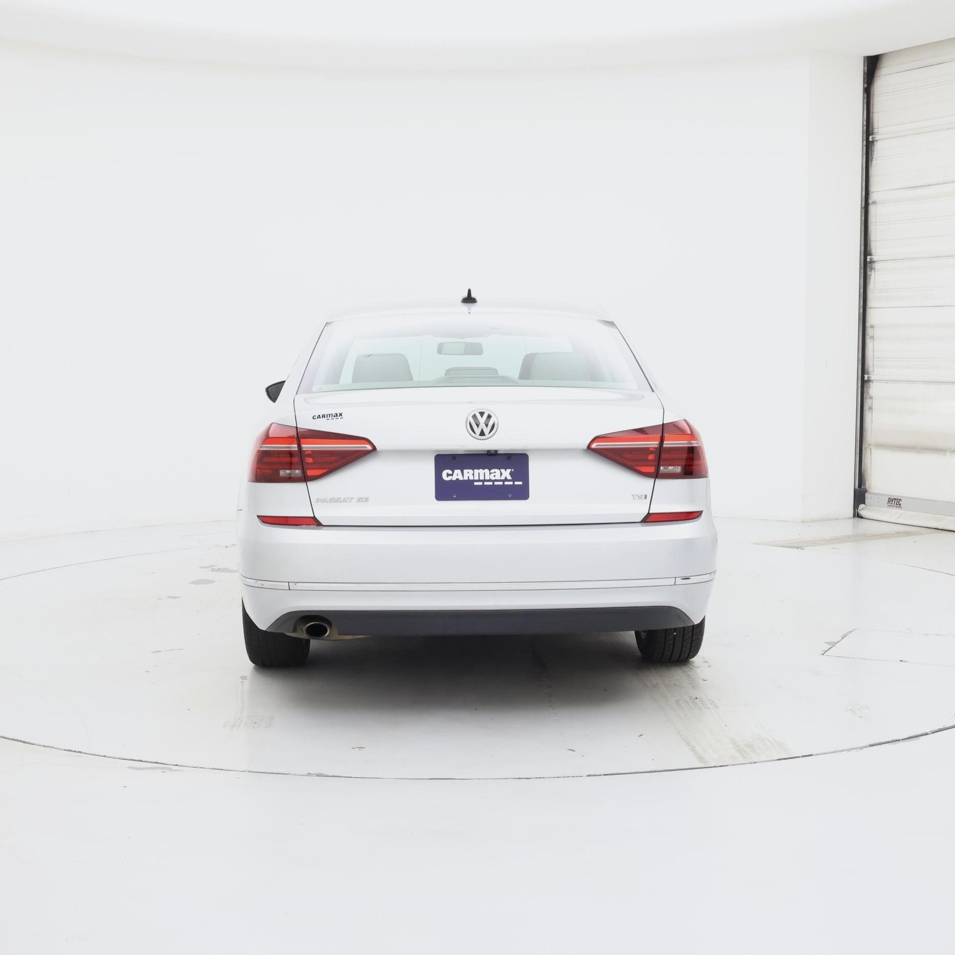 Thumbnail: 2018 Volkswagen Passat - 6