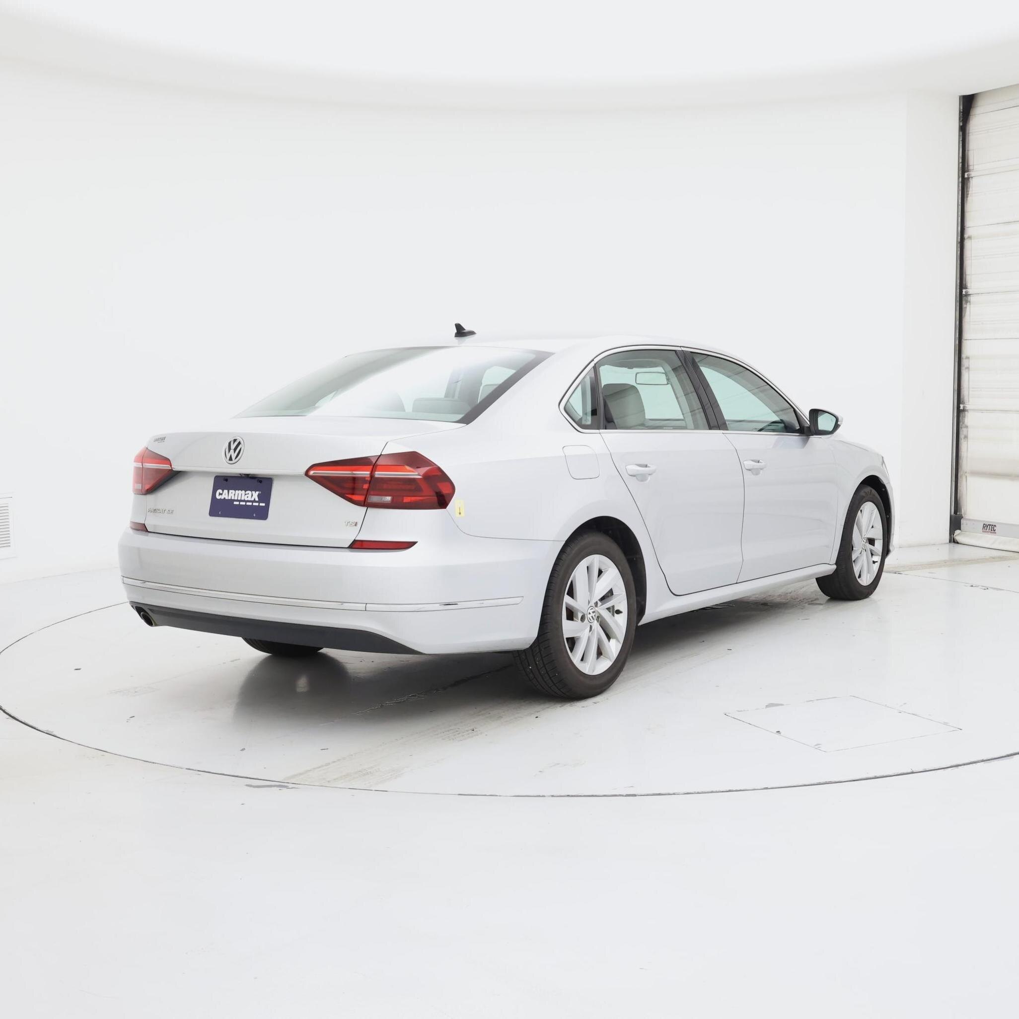 Thumbnail: 2018 Volkswagen Passat - 8