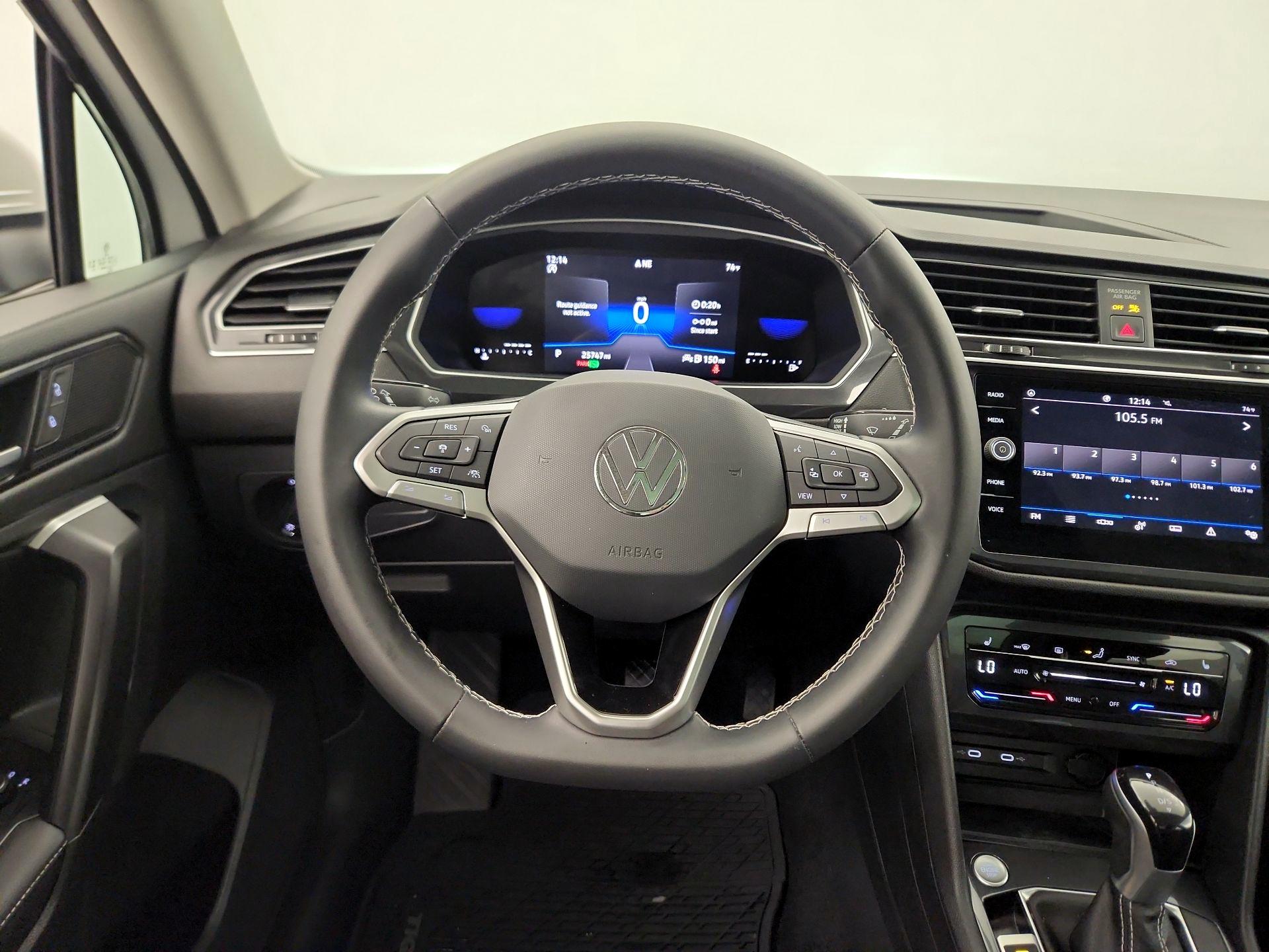 Thumbnail: 2023 Volkswagen Tiguan - 10