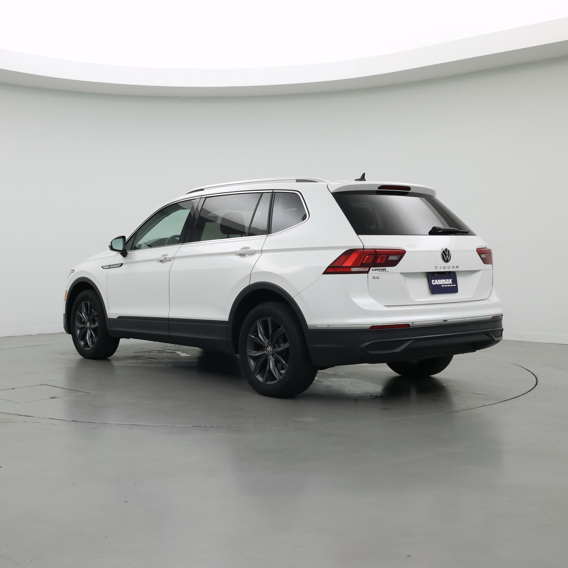 Thumbnail: 2023 Volkswagen Tiguan - 2