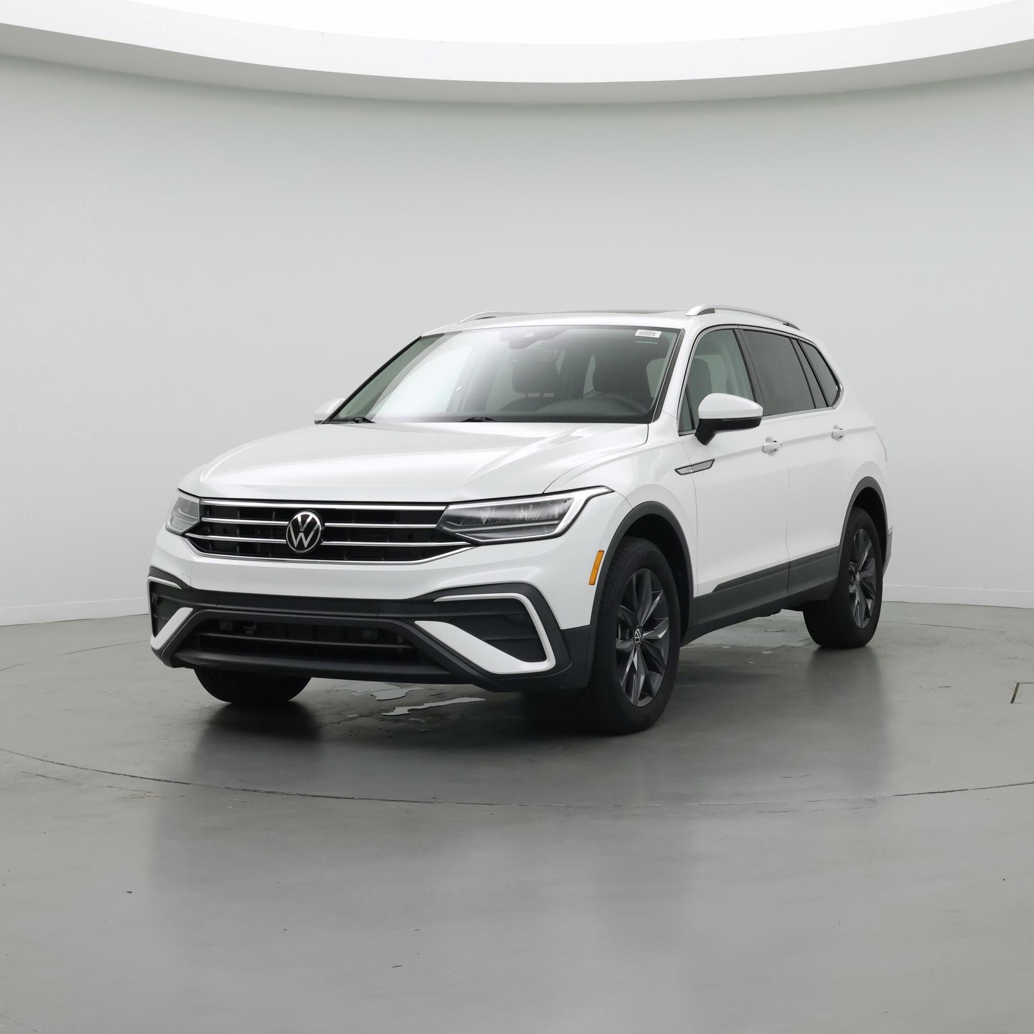 Thumbnail: 2023 Volkswagen Tiguan - 4