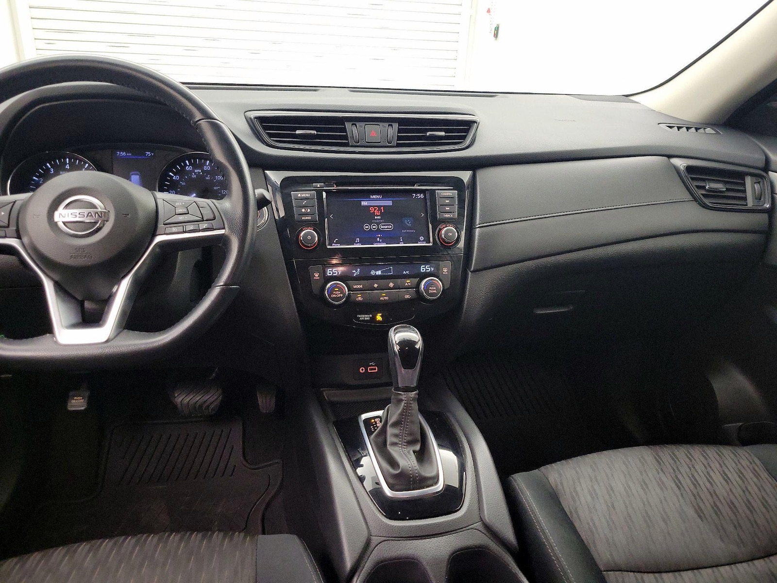 2018 Nissan Rogue SV - Photo 10