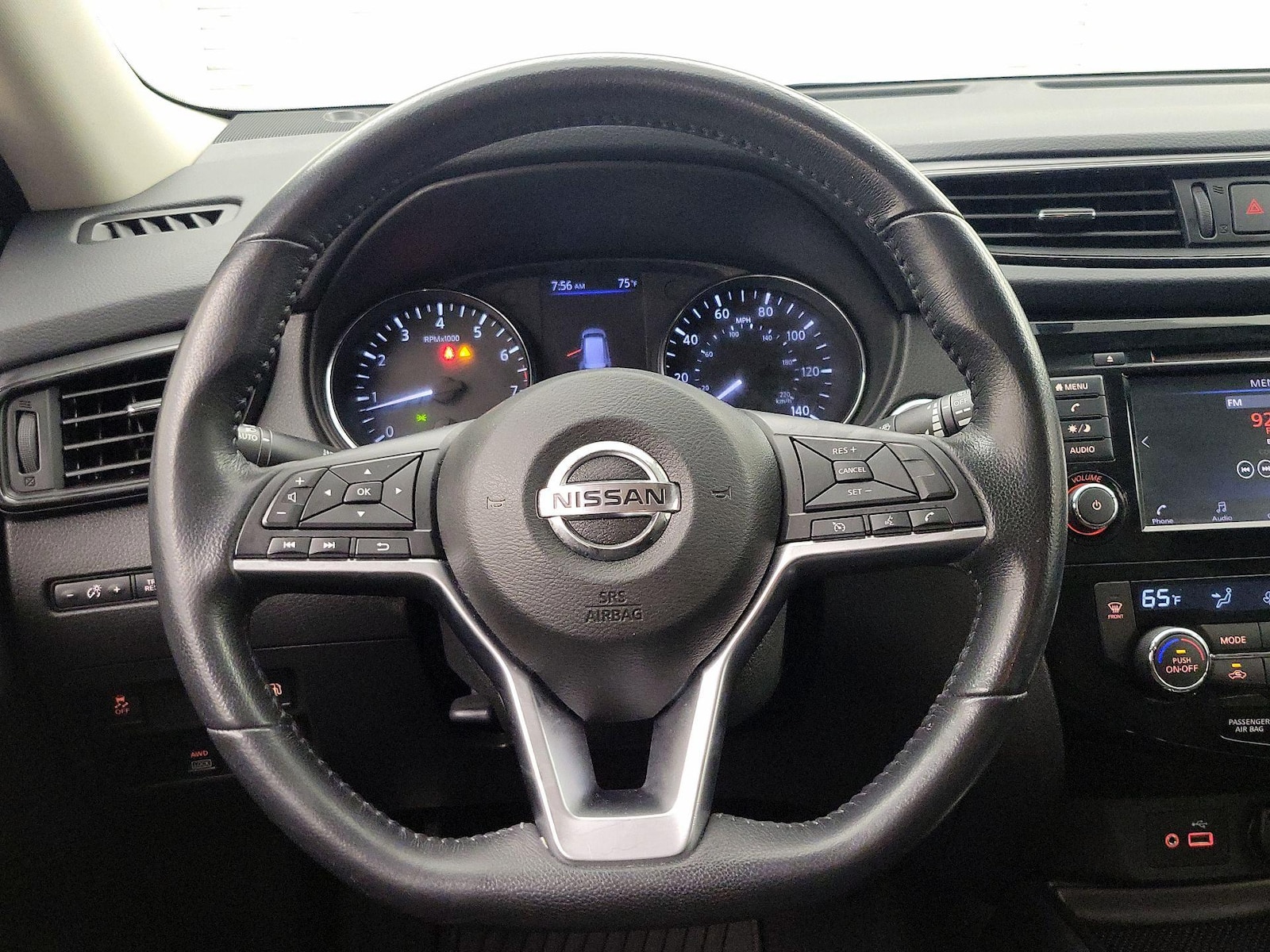2018 Nissan Rogue SV - Photo 11
