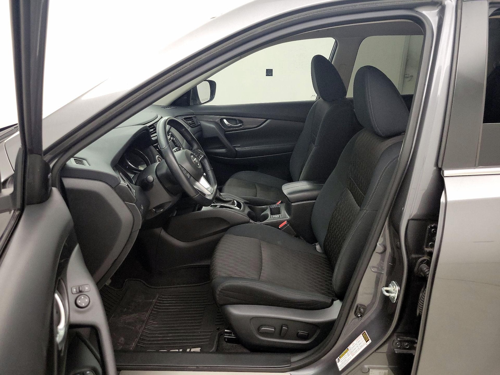2018 Nissan Rogue SV - Photo 12