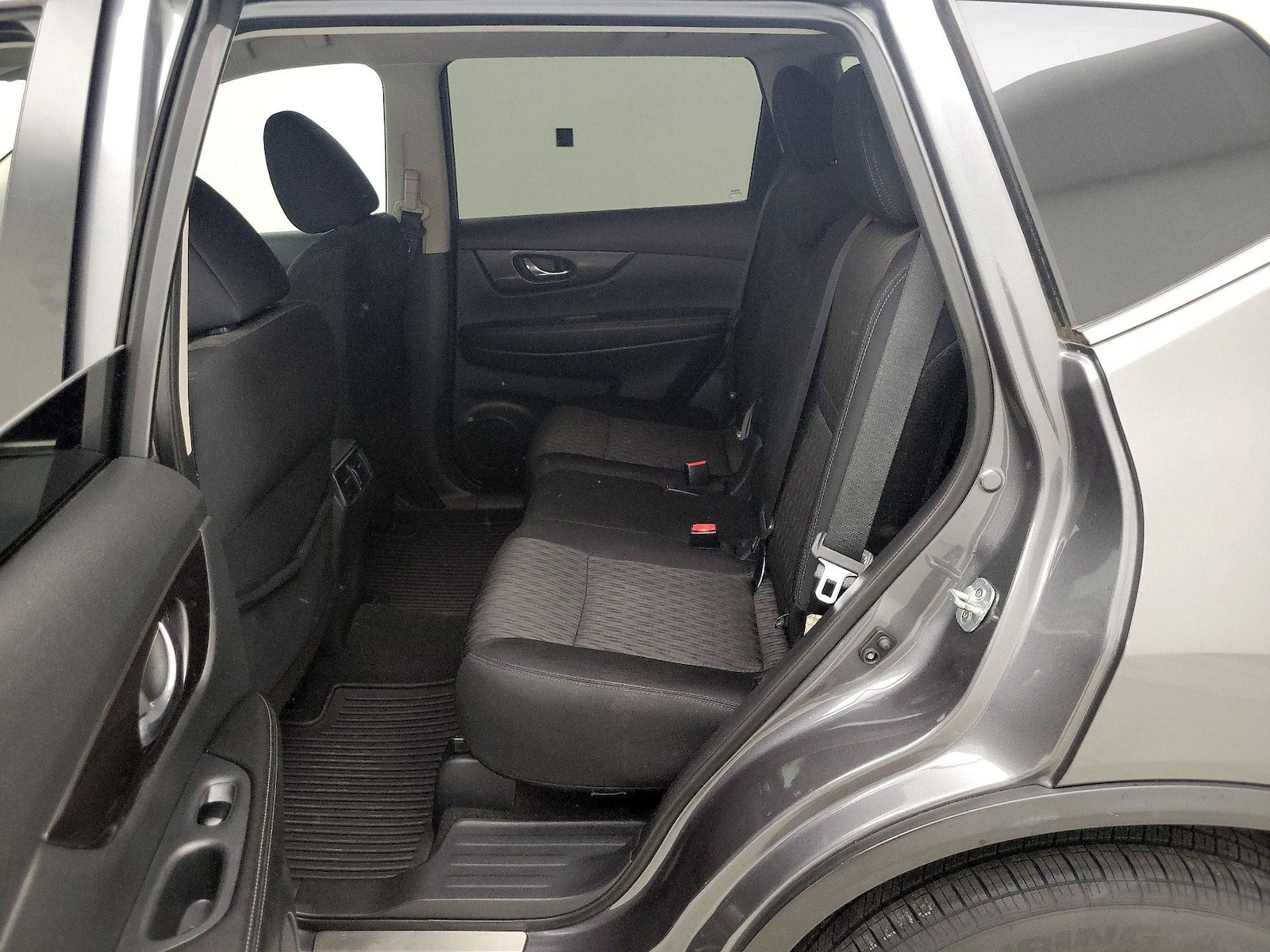 2018 Nissan Rogue SV - Photo 20