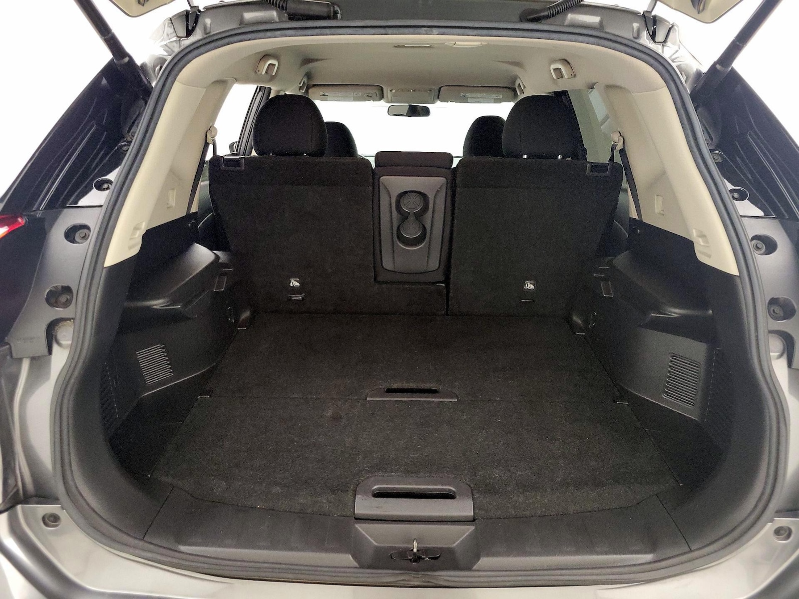 2018 Nissan Rogue SV - Photo 21