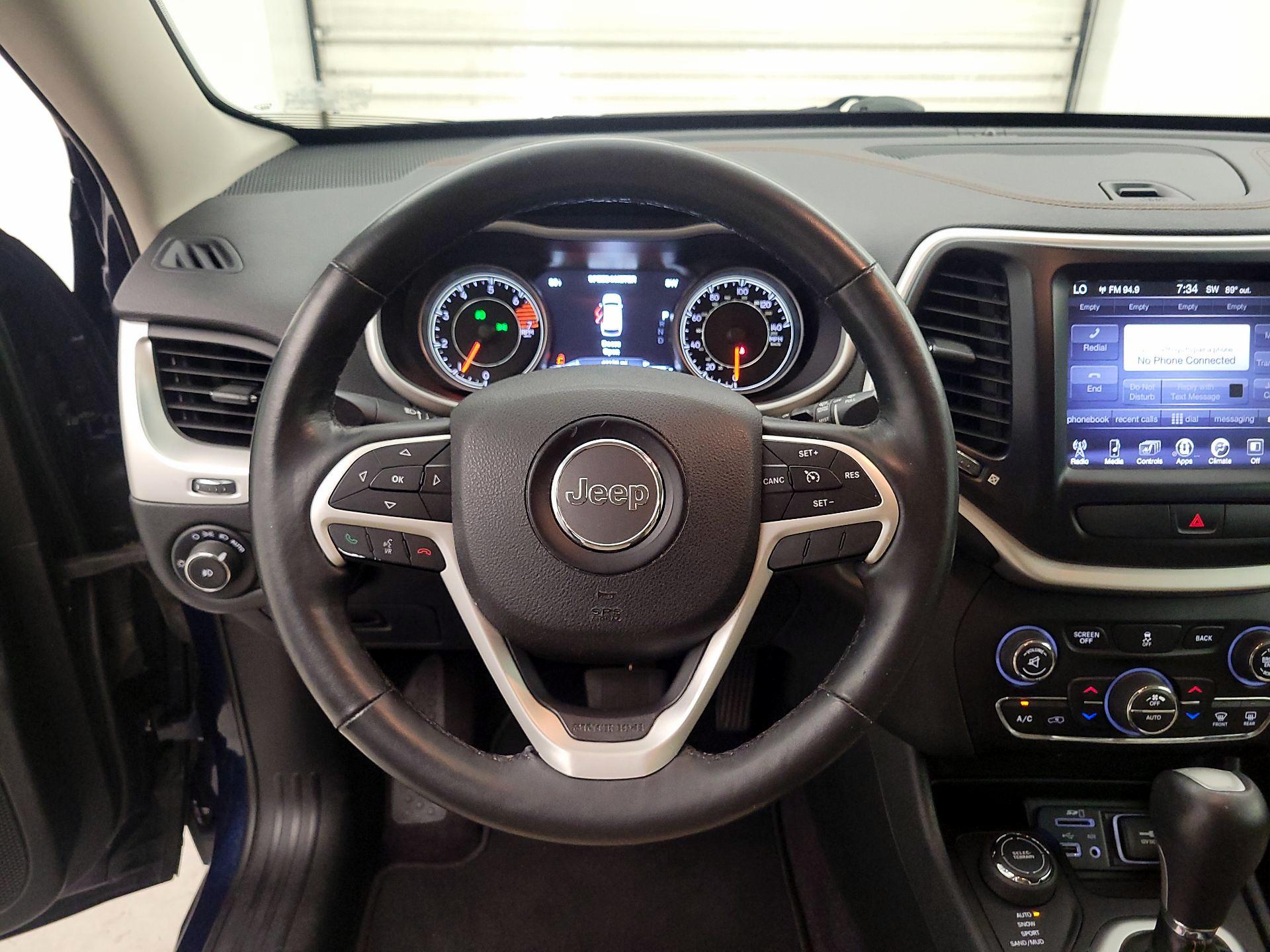 Thumbnail: 2016 Jeep Cherokee - 10