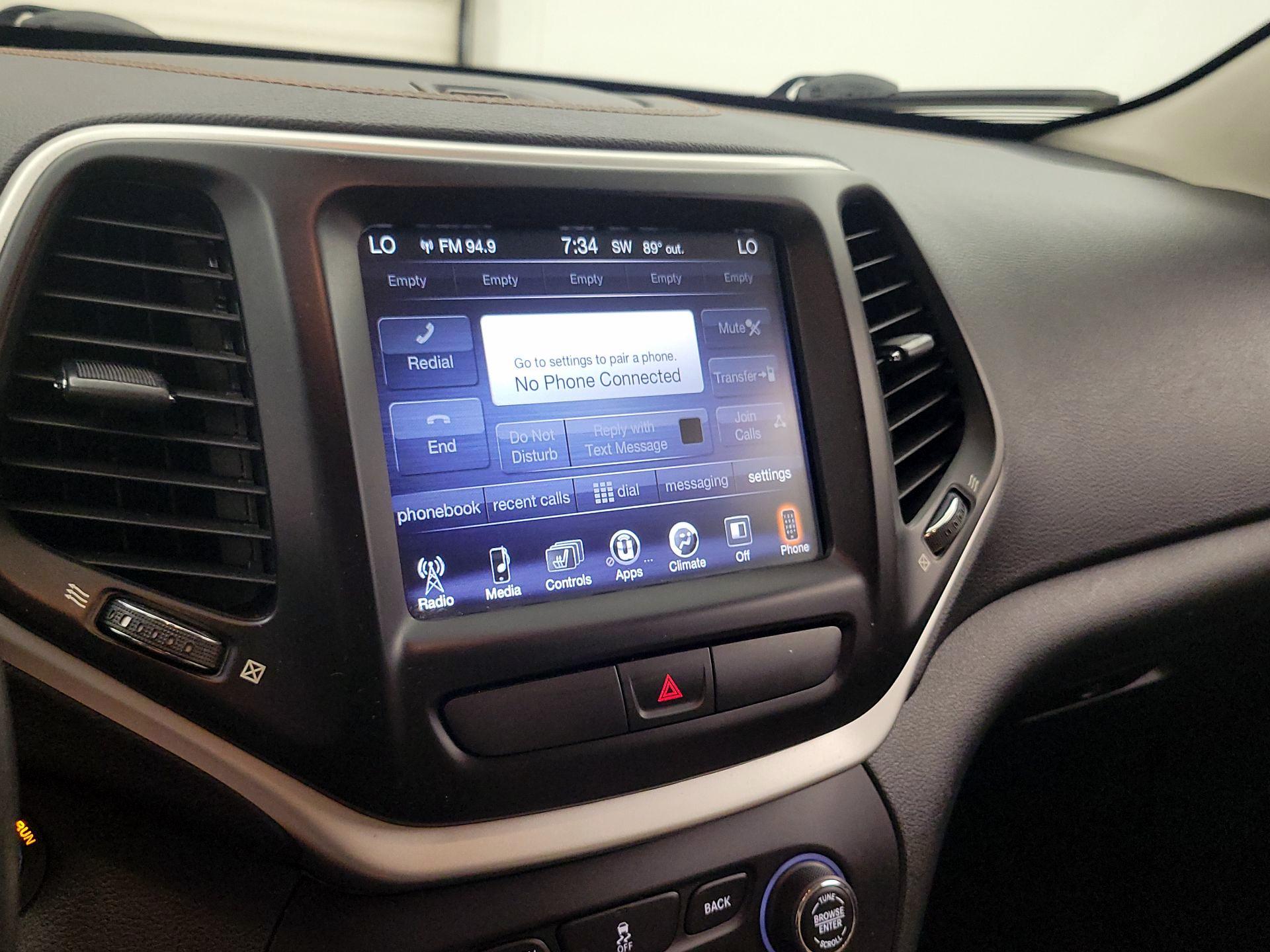 Thumbnail: 2016 Jeep Cherokee - 15