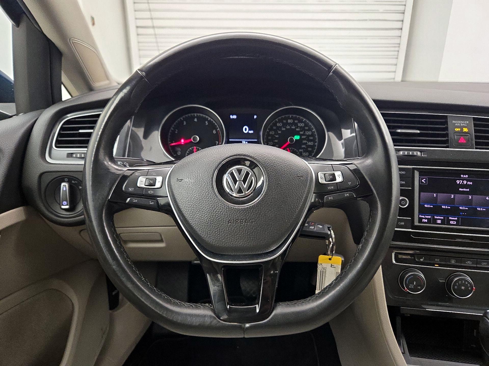 Thumbnail: 2019 Volkswagen Golf - 10