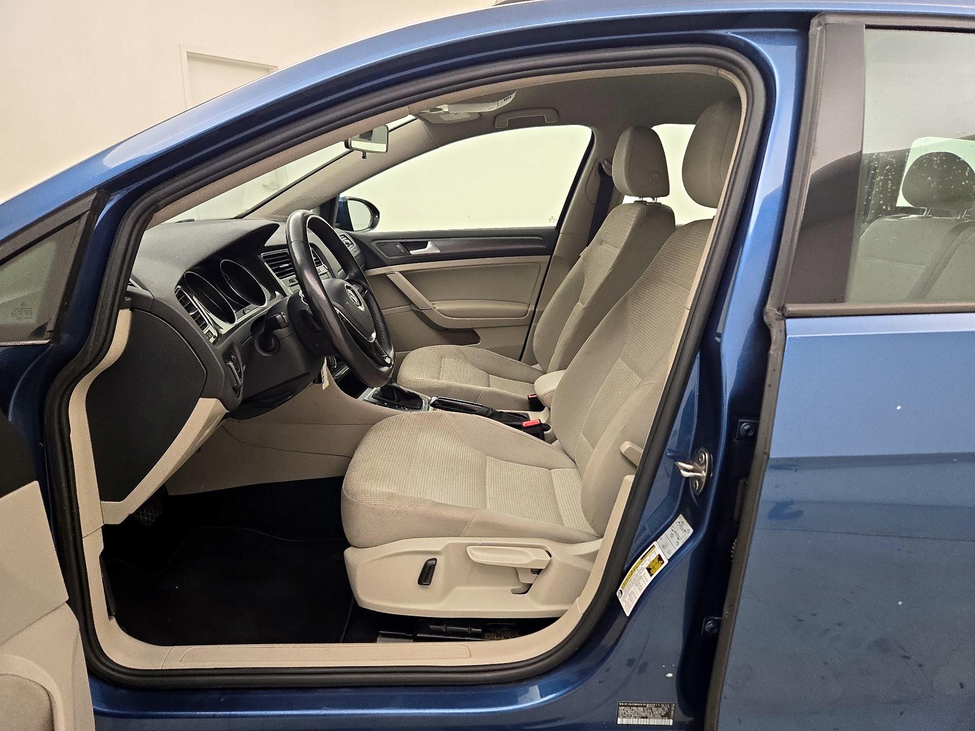 Thumbnail: 2019 Volkswagen Golf - 11