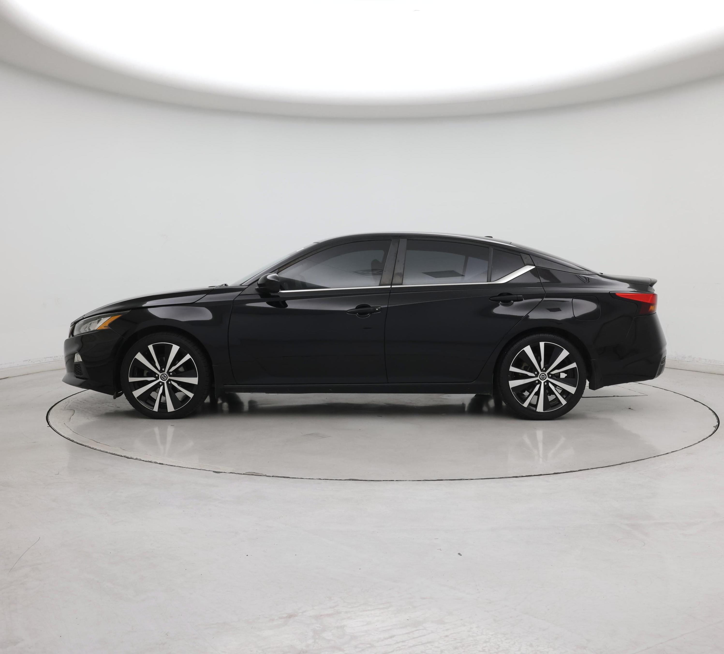 Thumbnail: 2021 Nissan Altima - 3