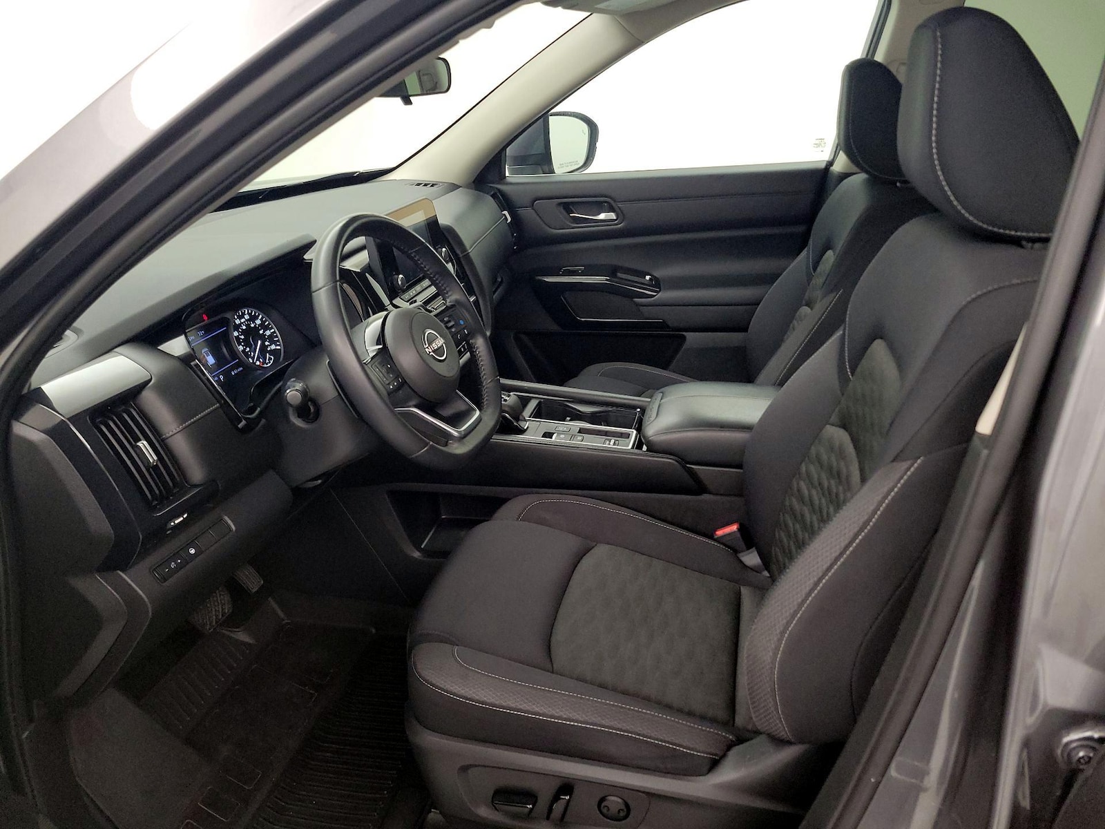 2022 Nissan Pathfinder SV - Photo 12