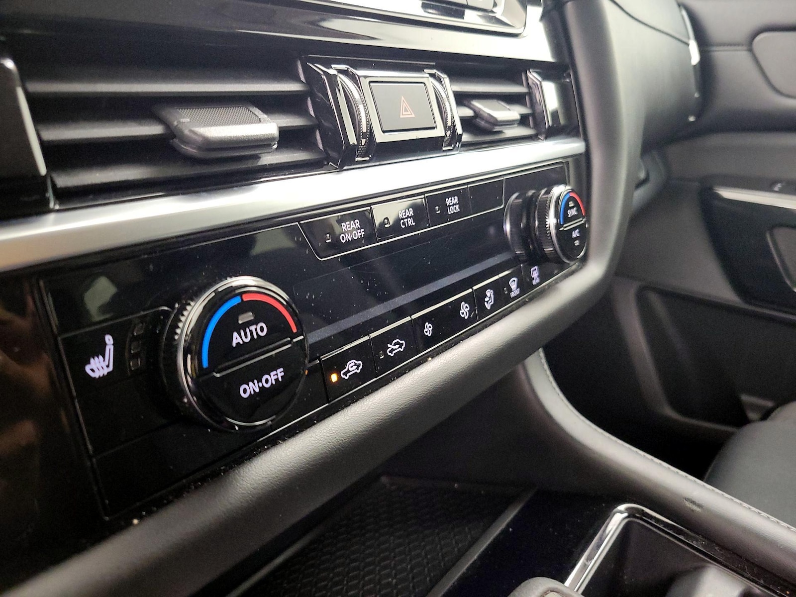 2022 Nissan Pathfinder SV - Photo 17