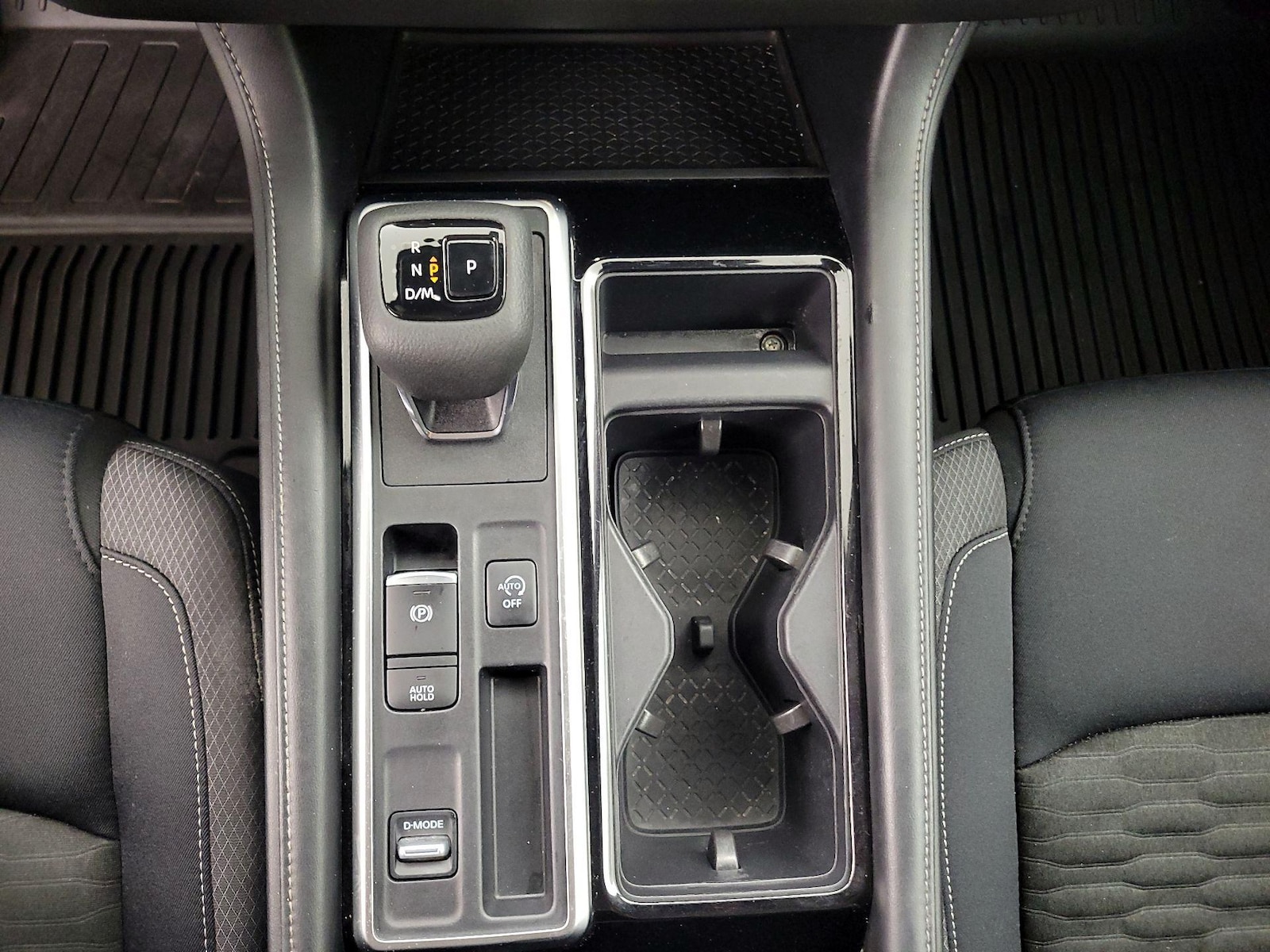 2022 Nissan Pathfinder SV - Photo 18