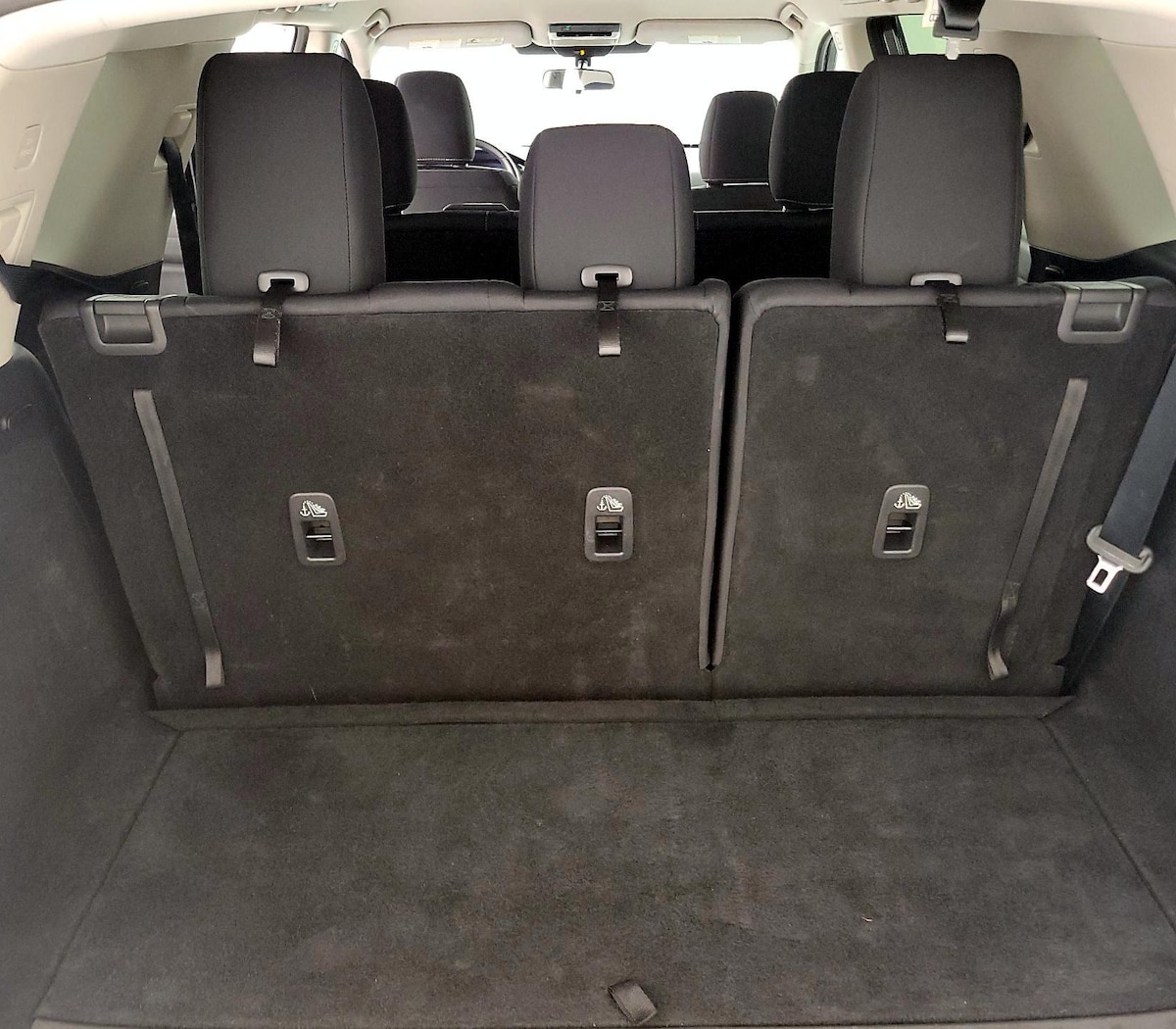 Trunk/Cargo (Seats Up)