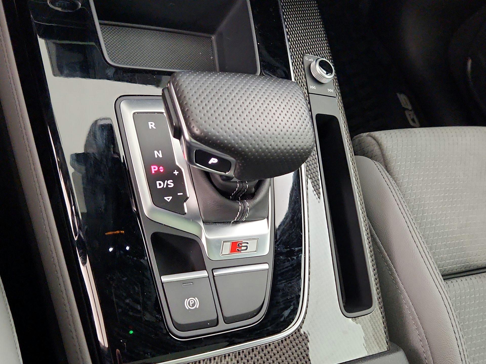 Thumbnail: 2022 Audi SQ5 - 17