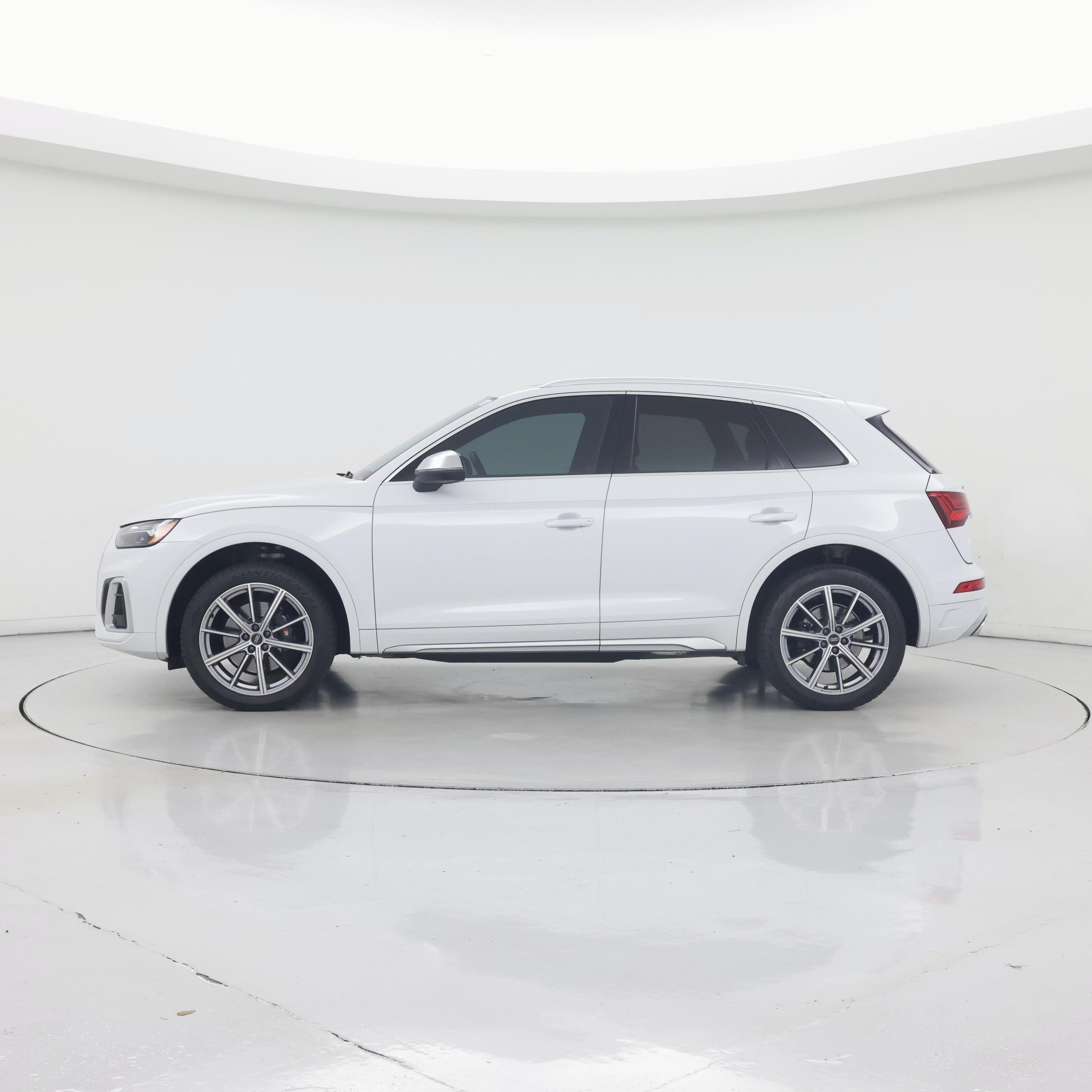 Thumbnail: 2022 Audi SQ5 - 3